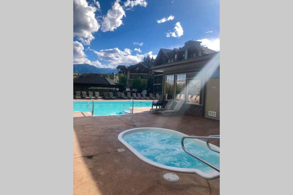 Sapphire Serenity Hot Tub Pool Ground Floor