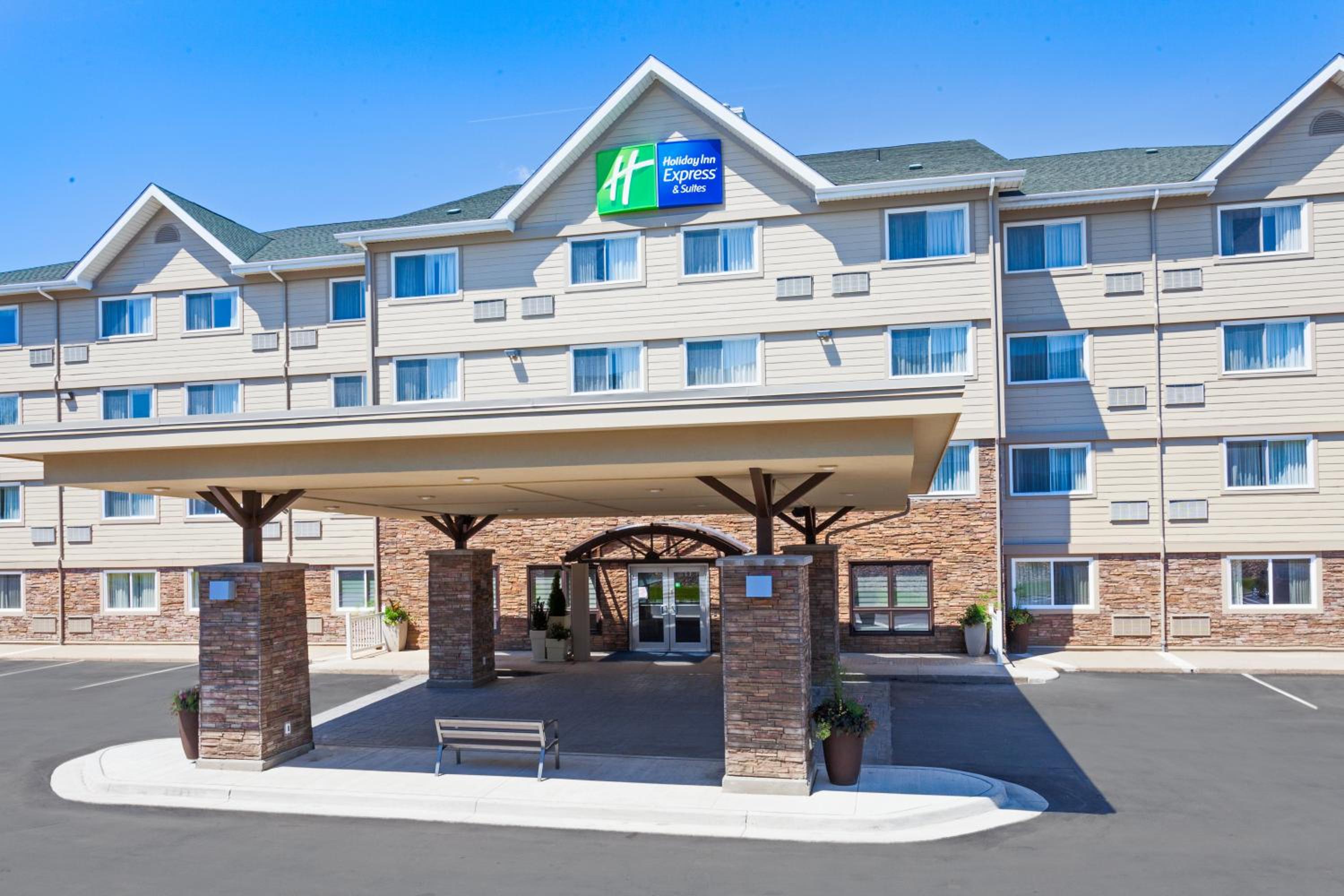 Fredericton Vacations - Holiday Inn Express Hotel  Suites Uptown Fredericton, an IHG Hotel - Property Image 2
