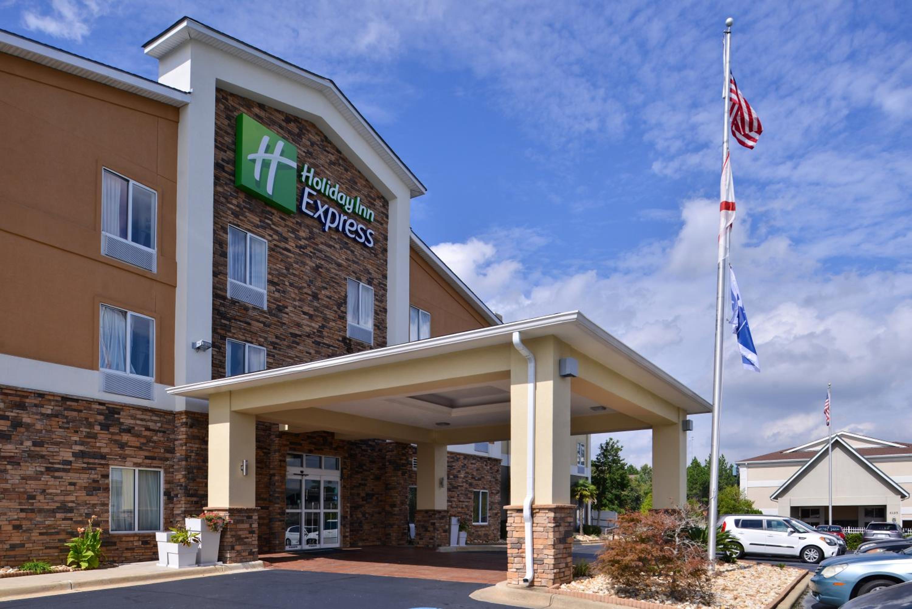 Hotel Holiday Inn Express Montgomery East I-85, an IHG Hotel - Image 1