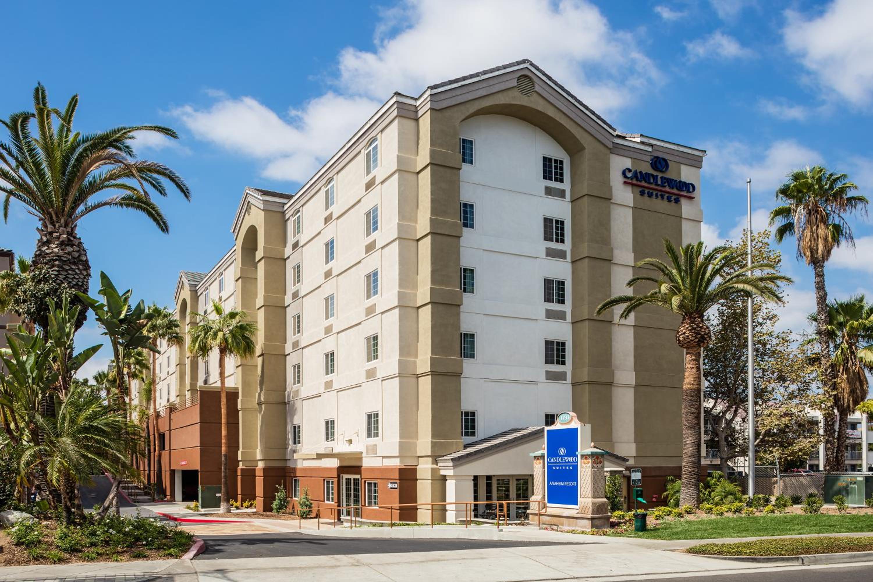 Hotel Candlewood Suites Anaheim - Resort Area, an IHG Hotel - Image 1