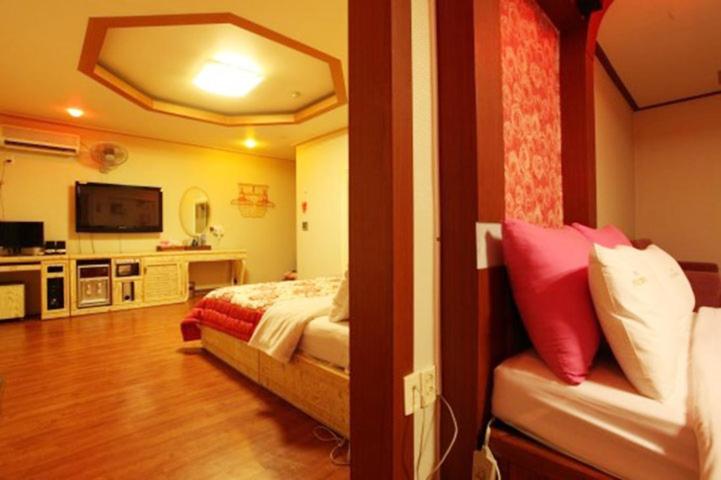 Motel Nine view 5