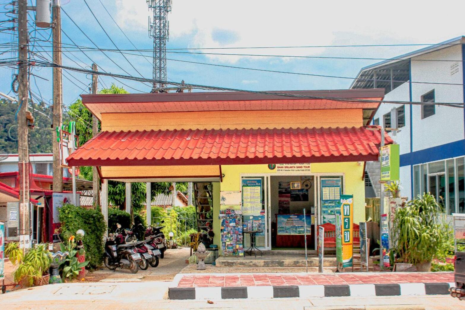 Baan Sri Lanta Sand