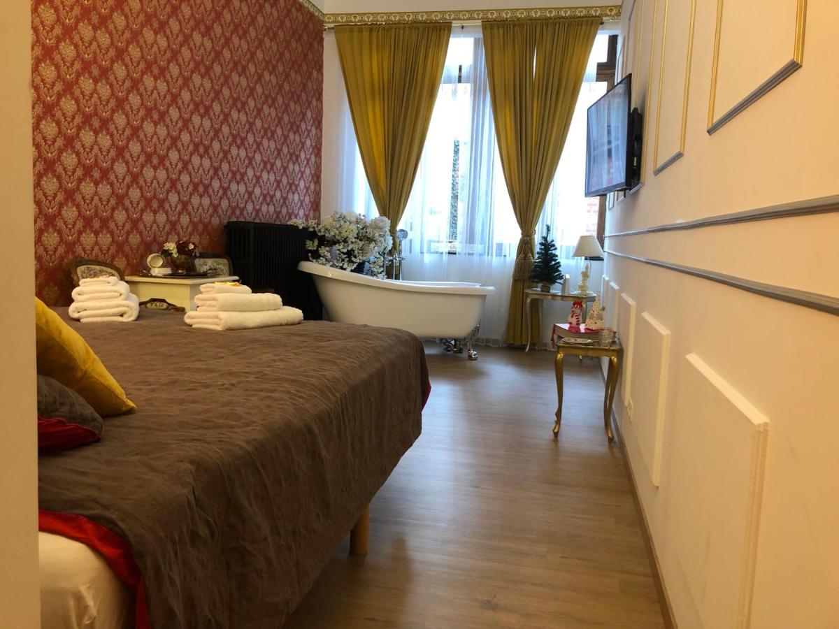 Love Nest Versailles - Unique Louis XIV decoration - Calm location right IN city center