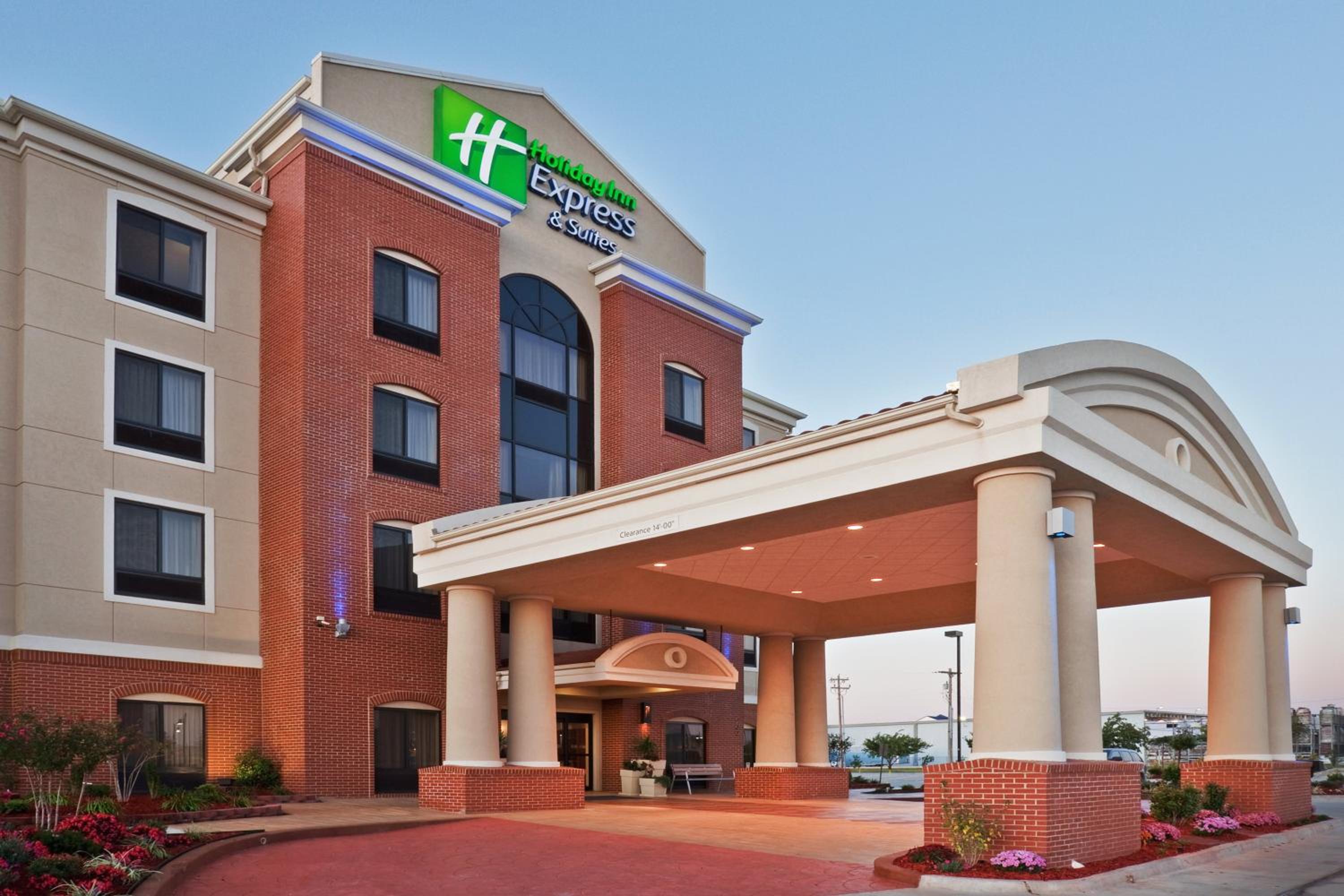 Hotel Holiday Inn Express & Suites Yukon by IHG