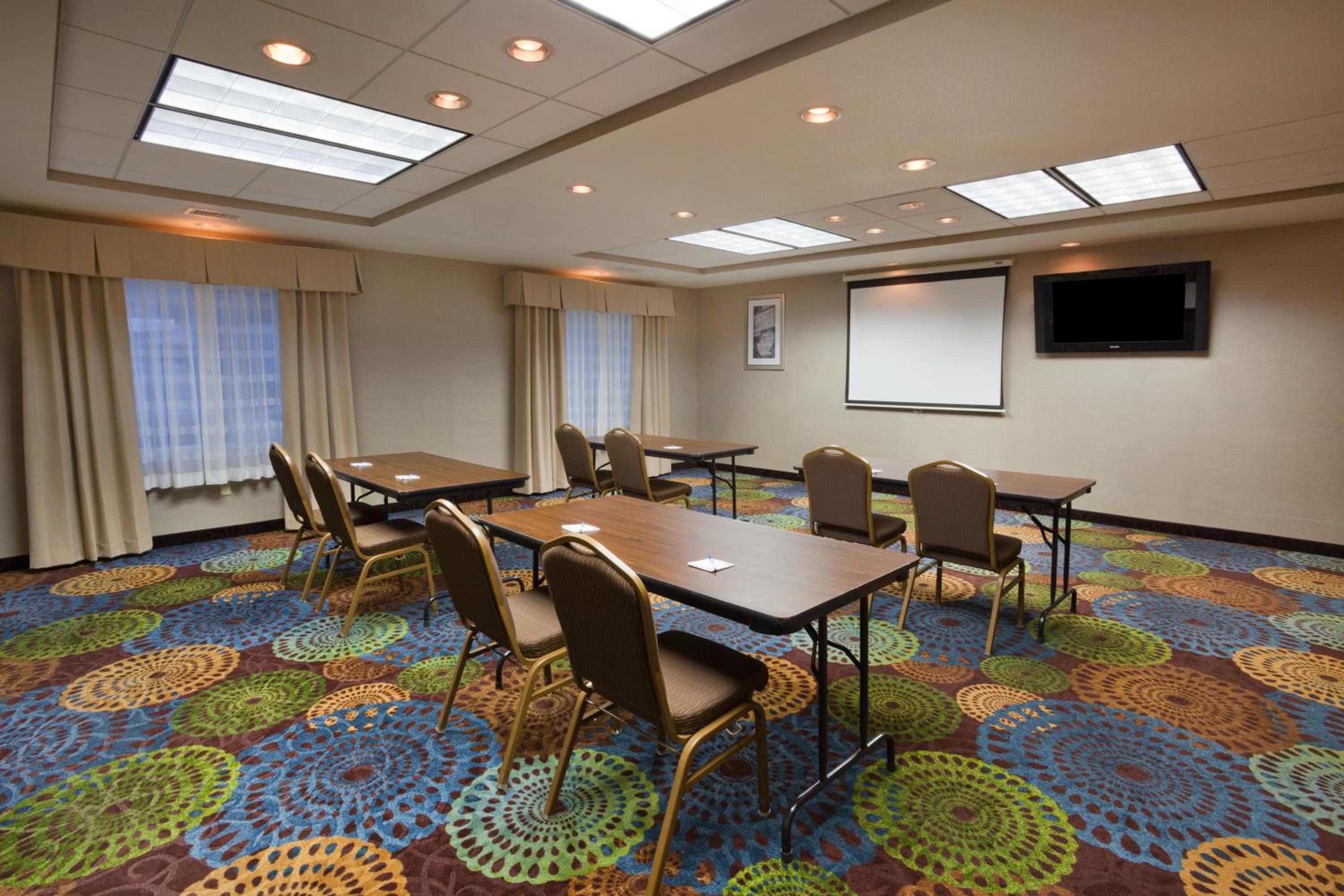 Holiday Inn Express & Suites Aberdeen by IHG
