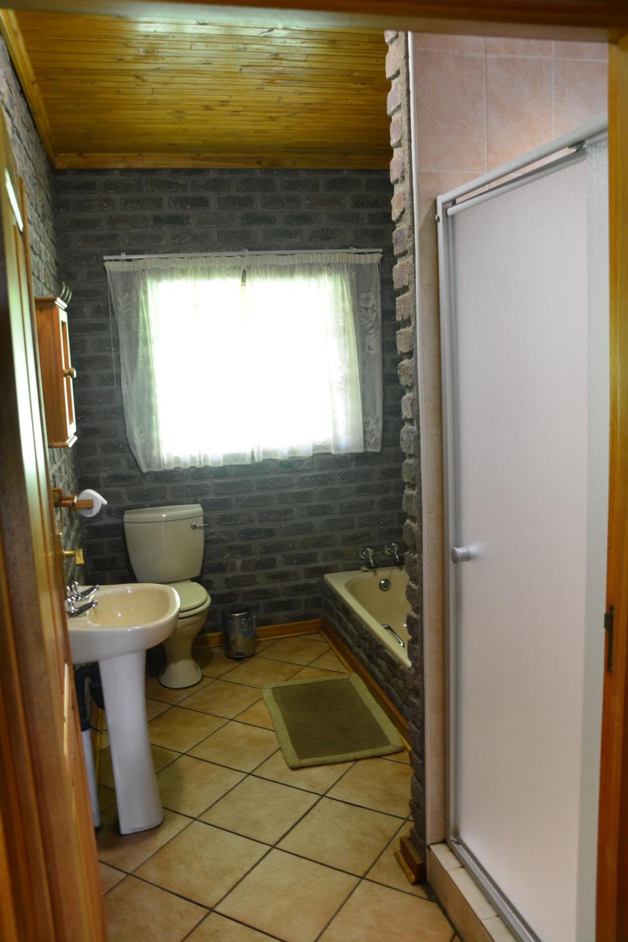 Thaba Tsweni Lodge & Safaris