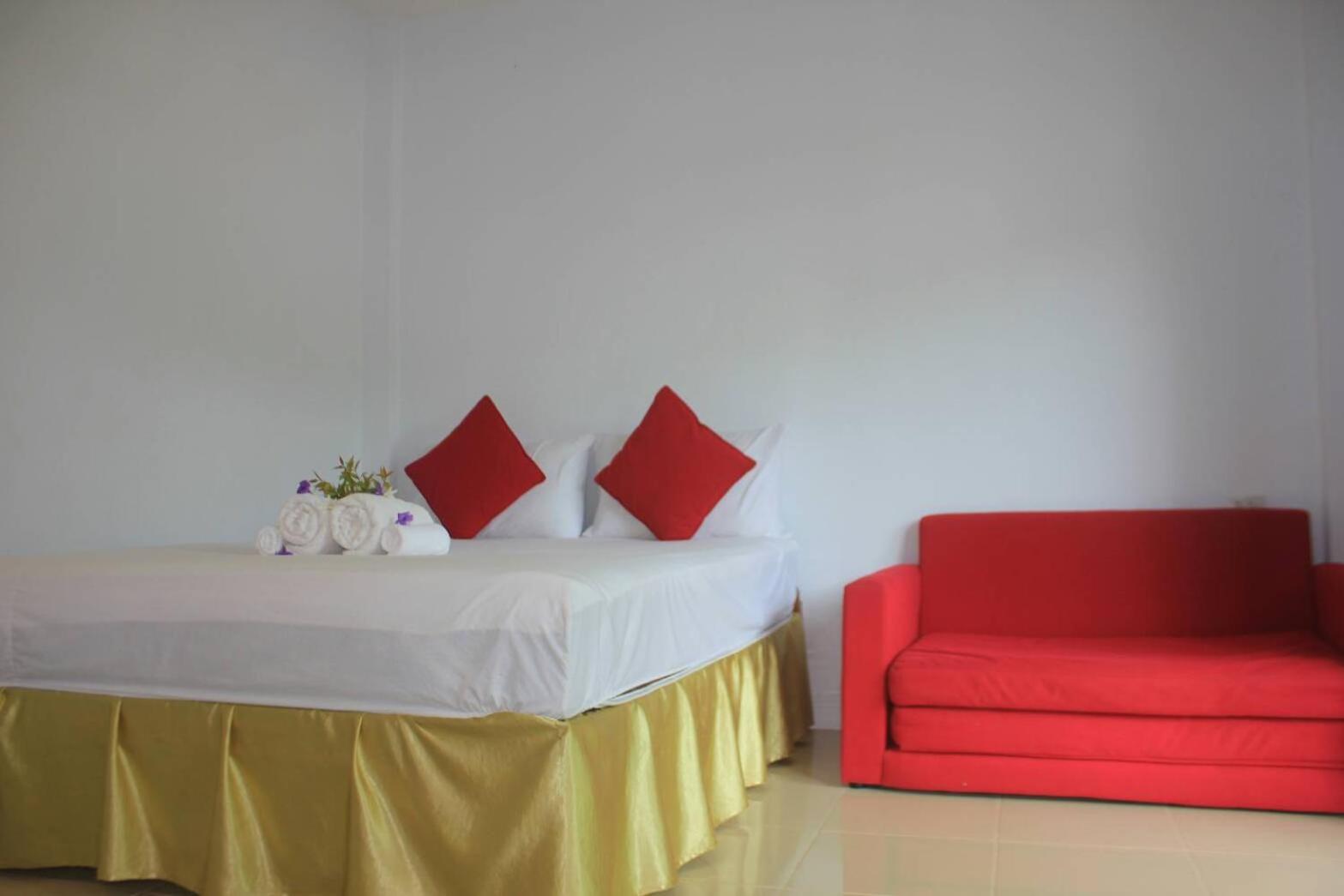 Baan Sri Lanta Sand