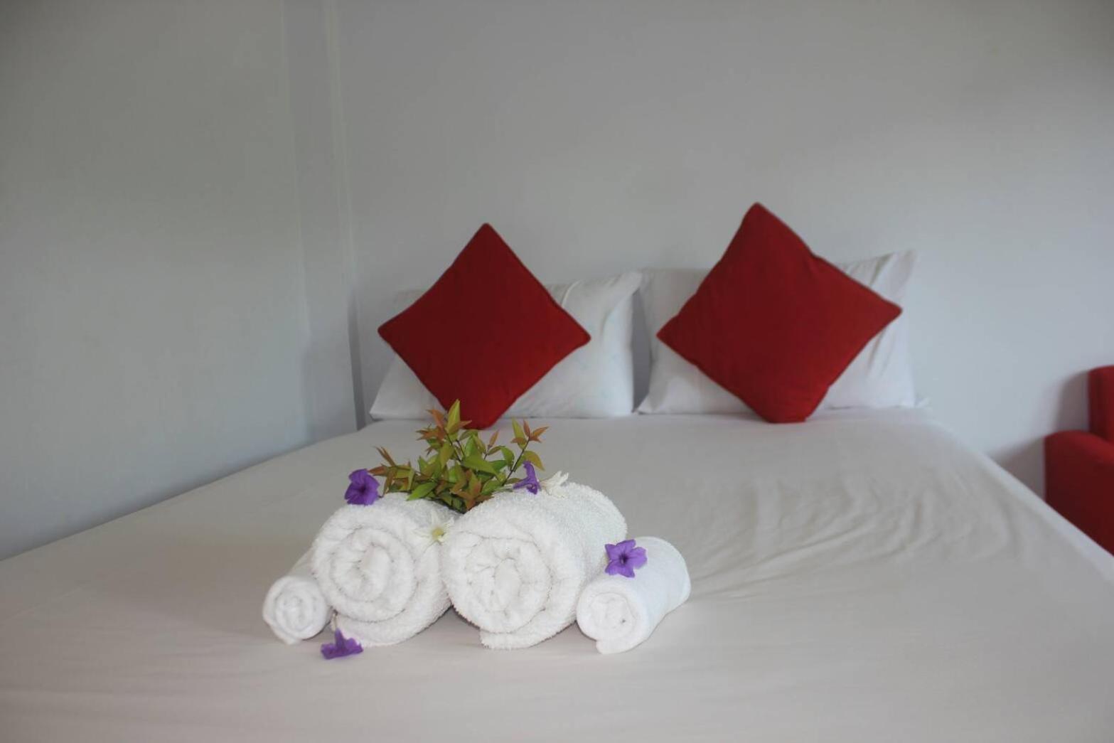 Baan Sri Lanta Sand