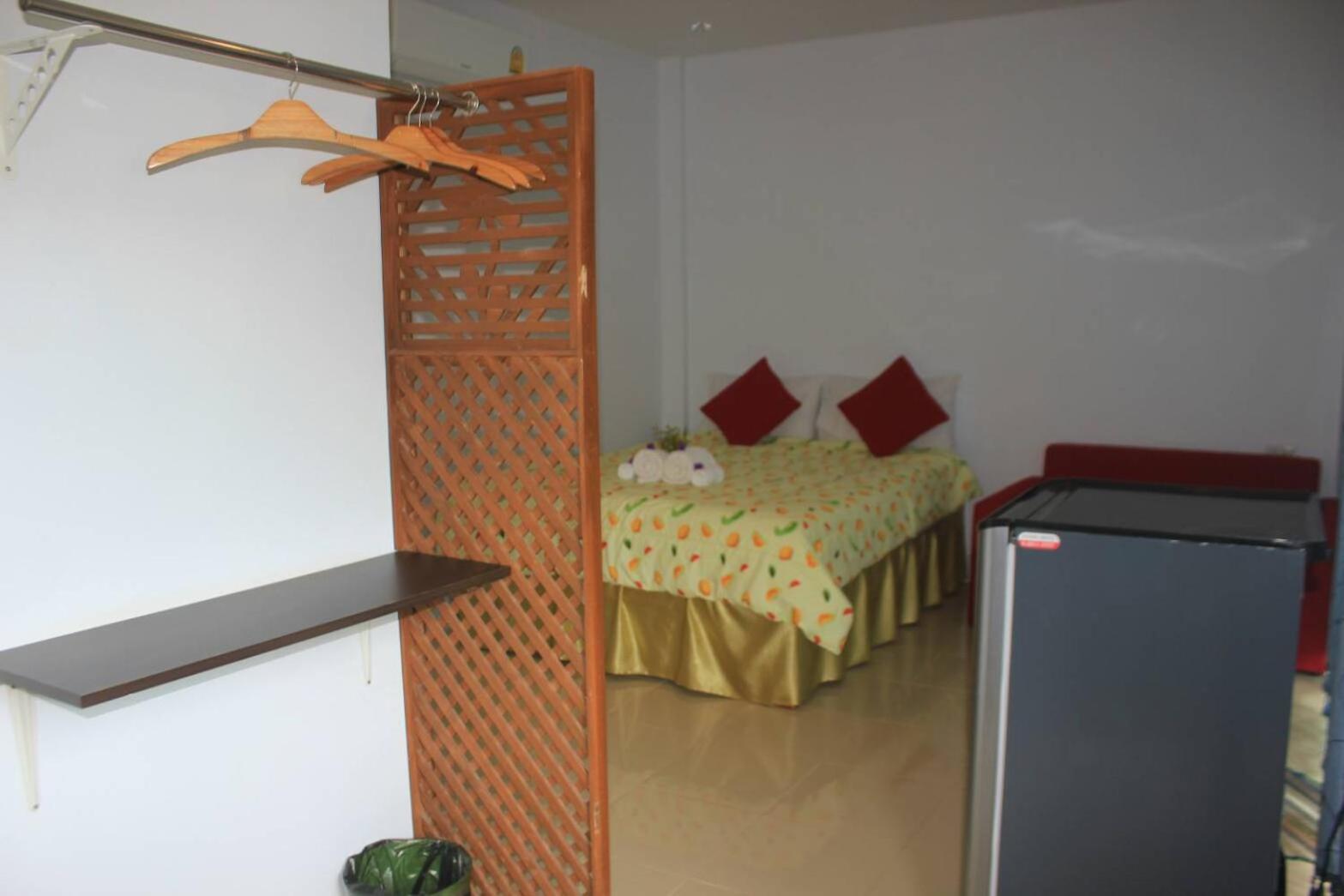 Baan Sri Lanta Sand