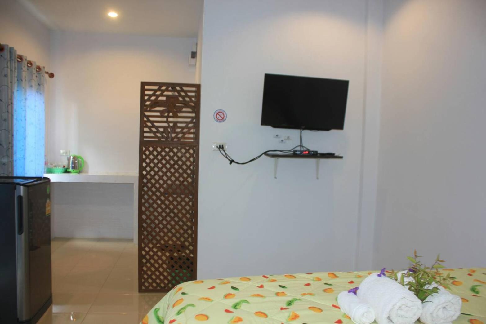 Baan Sri Lanta Sand