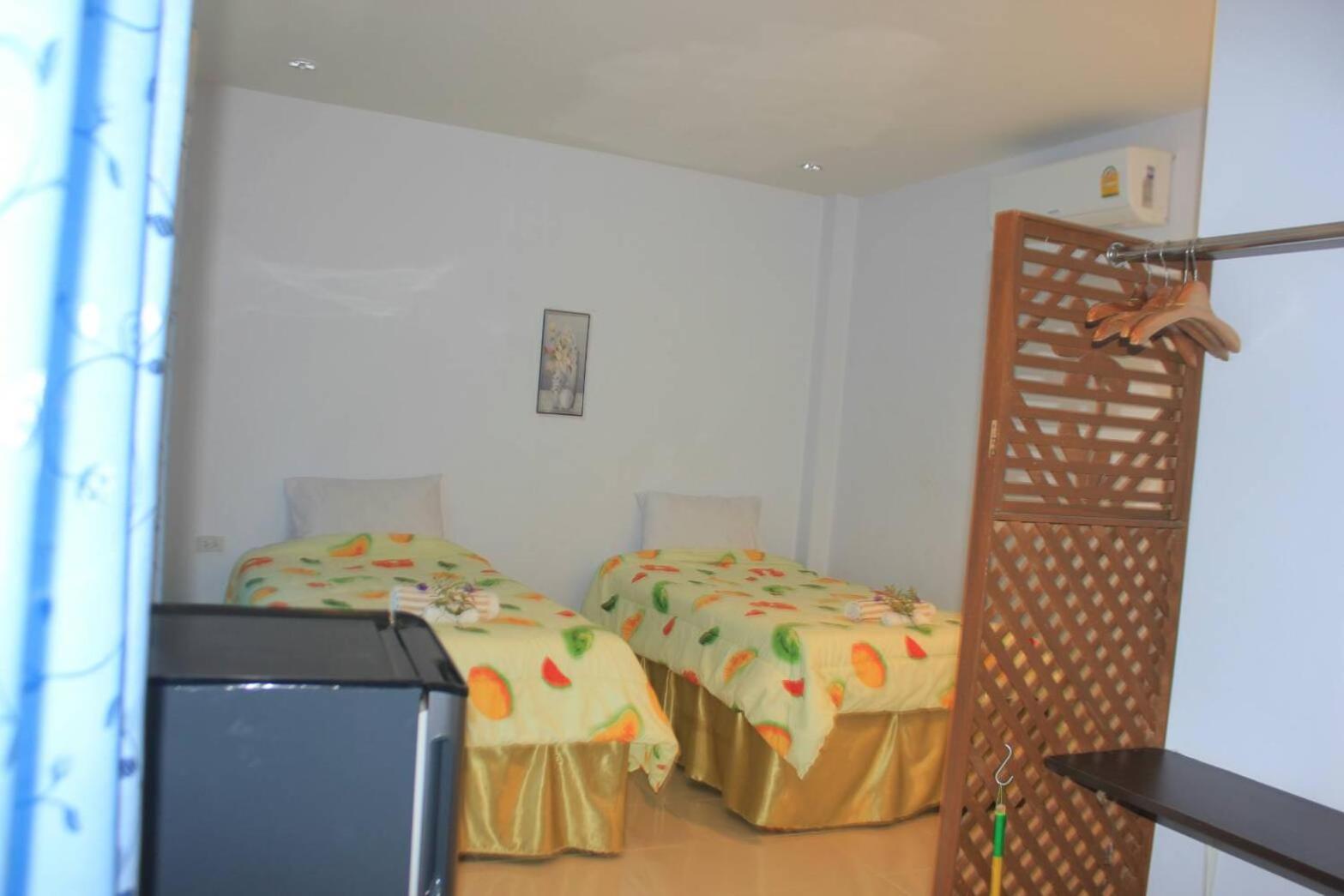 Baan Sri Lanta Sand
