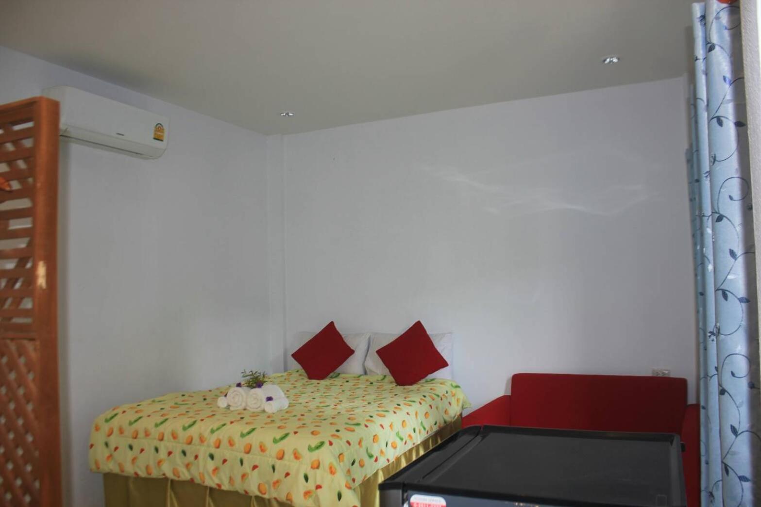 Baan Sri Lanta Sand