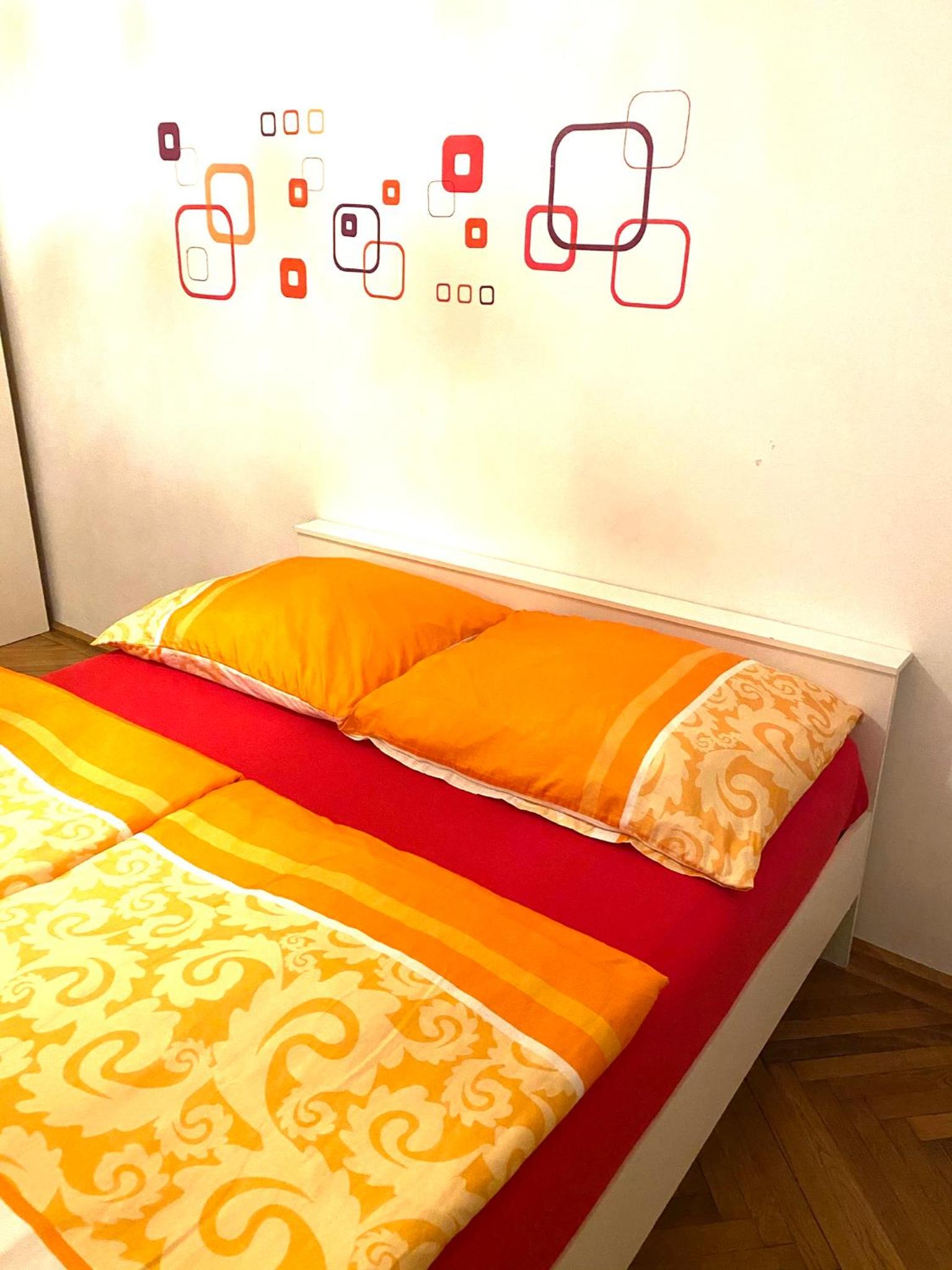 Apartment opera 1