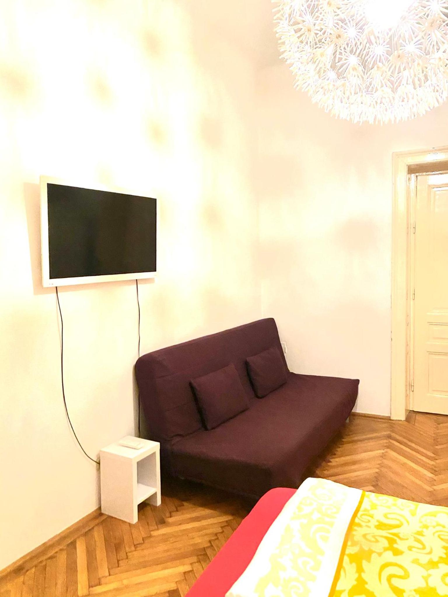 Apartment opera 1