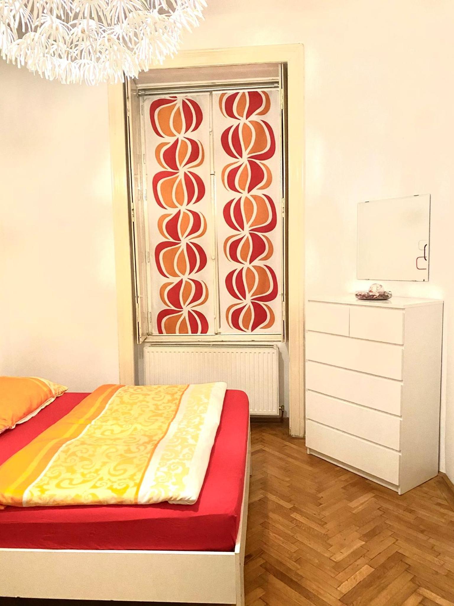 Apartment opera 1