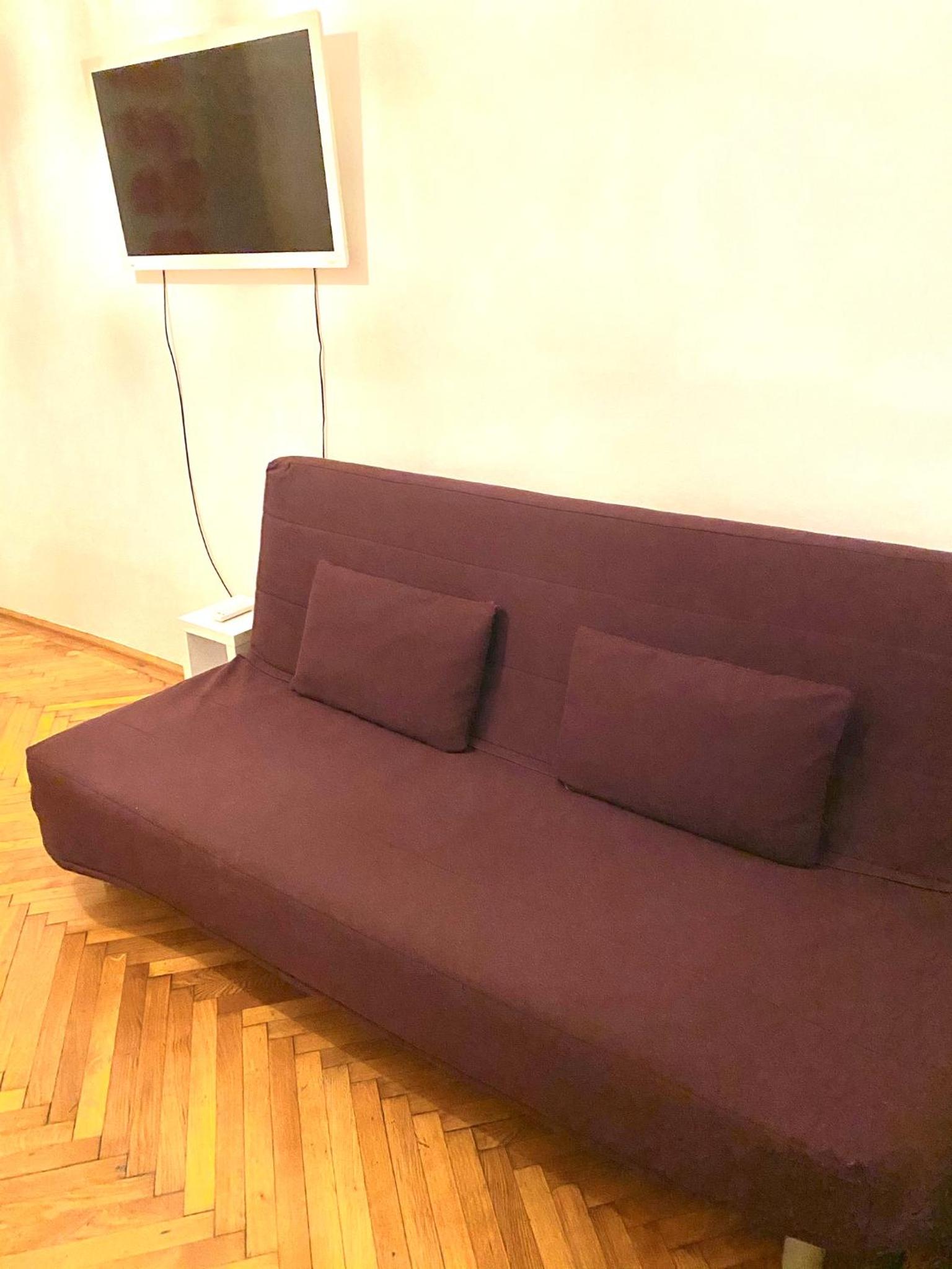 Apartment opera 1