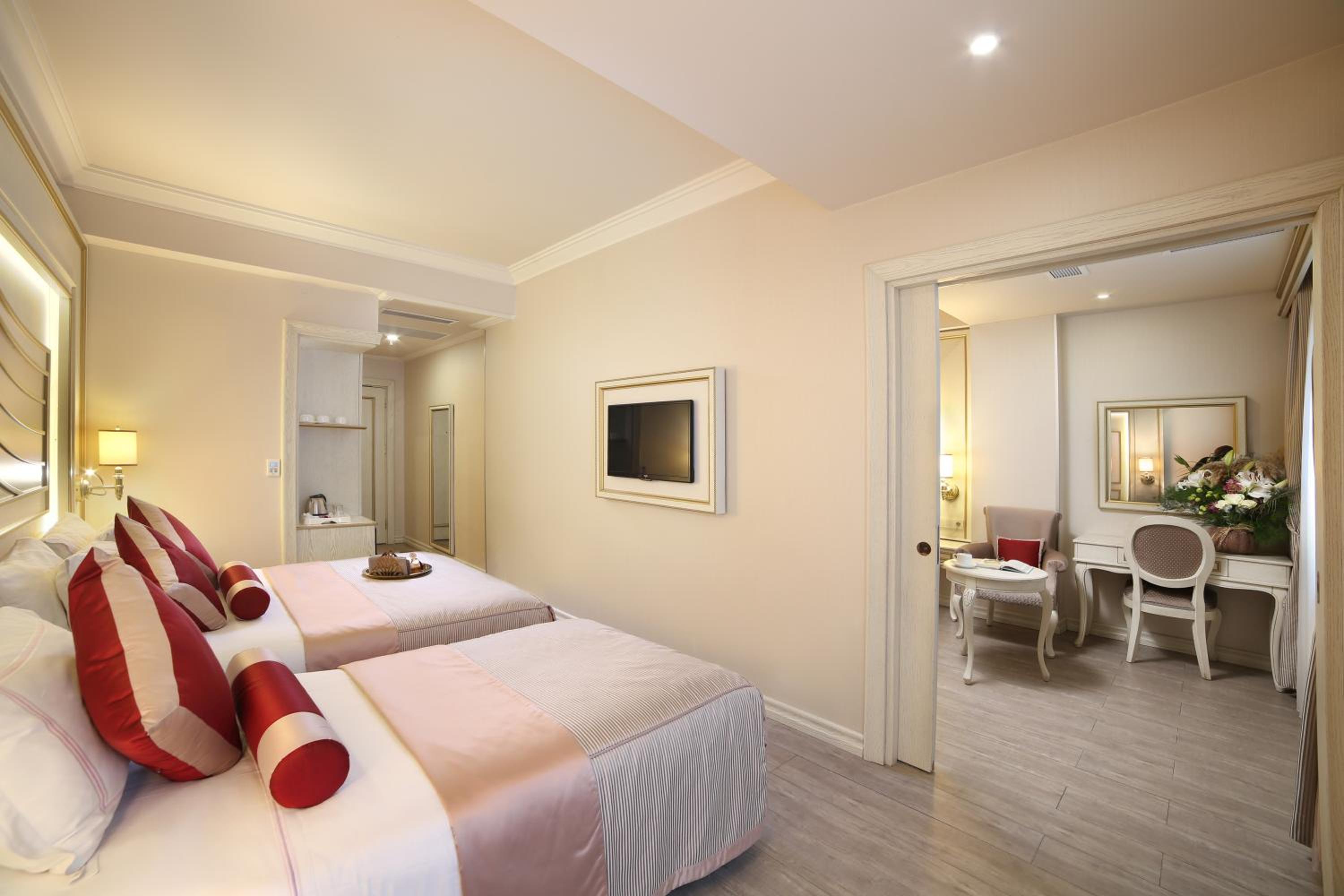 Halifaks Otel - Image 20