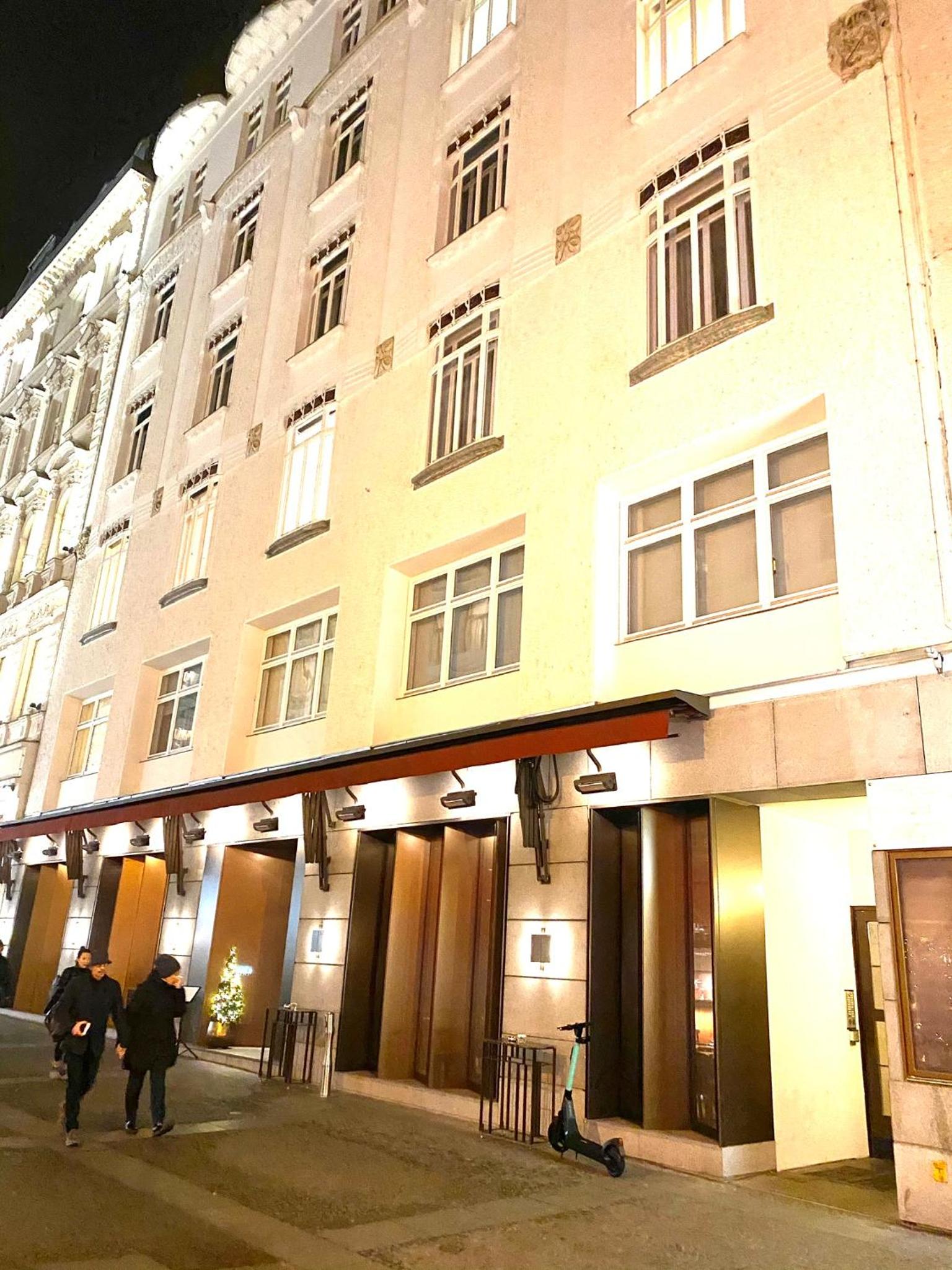 Apartment opera 1