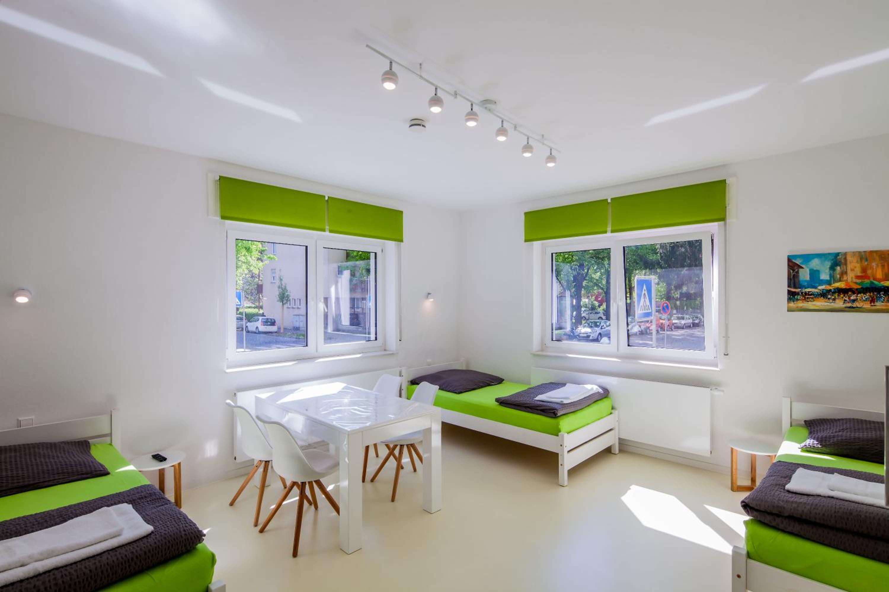 SecondHome Stuttgart - sehr schöne und moderne Apartments nahe dem historischen Stadtkern von Esslingen aN view 2