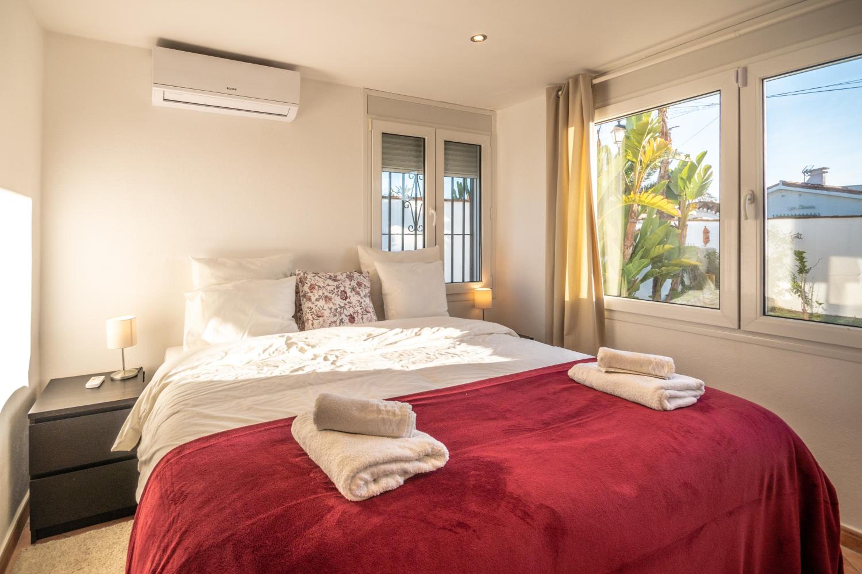 Beachfront with Private Terrace, Garden, BBQ, and Garage in Marbella view 2