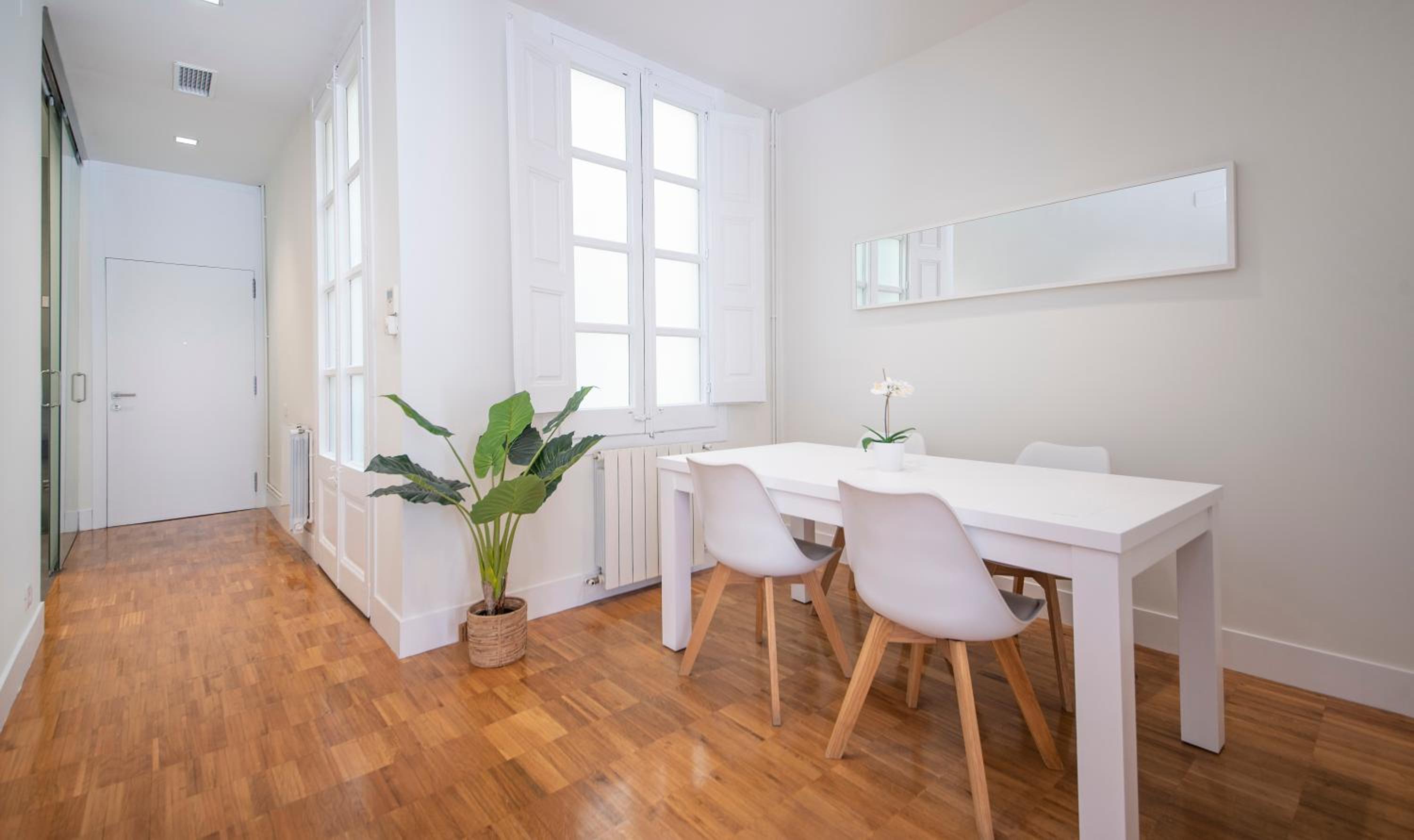You Stylish City Center Apartments