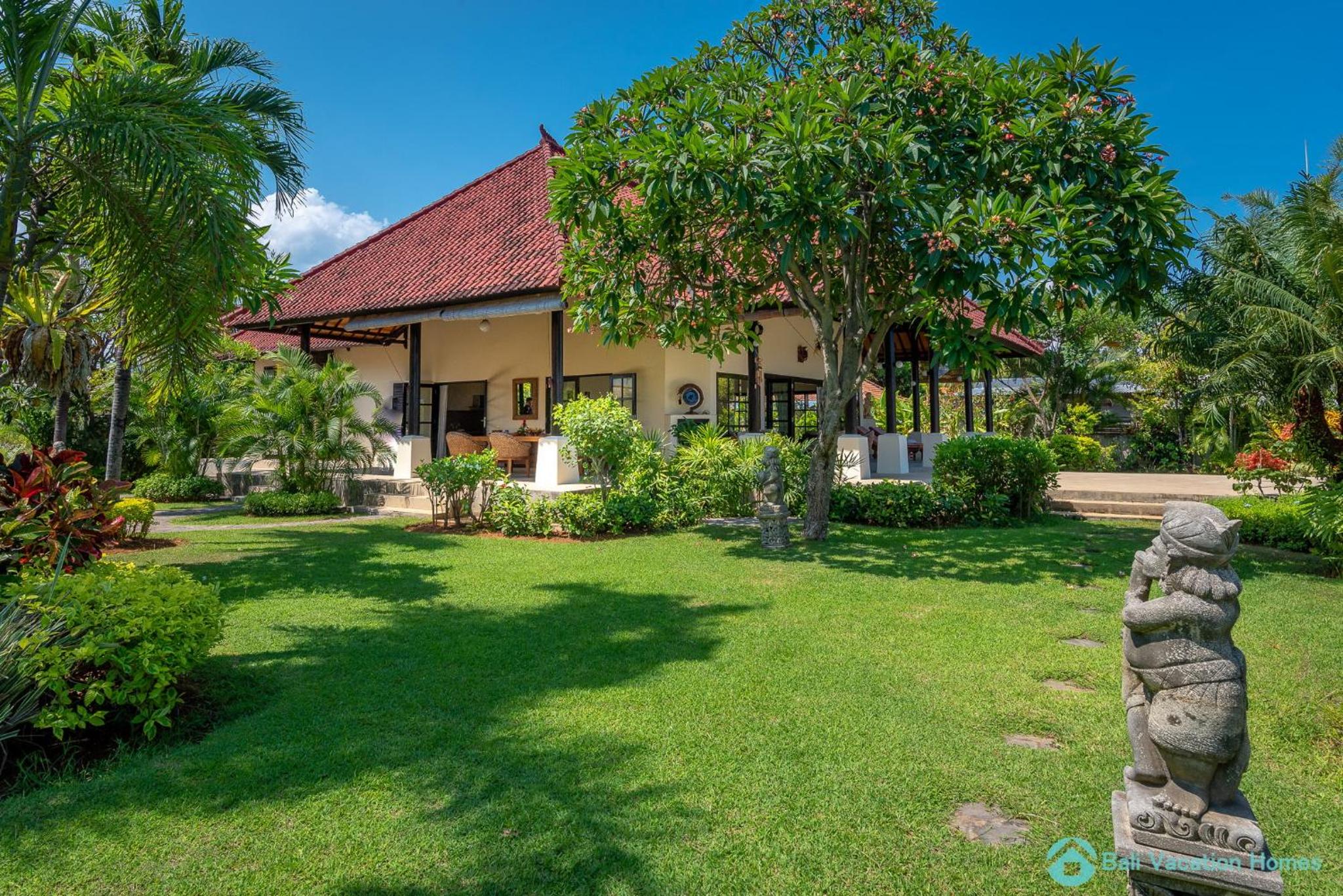 Beachfront Villa at Lovina 10P, Pool, BBQ view 5