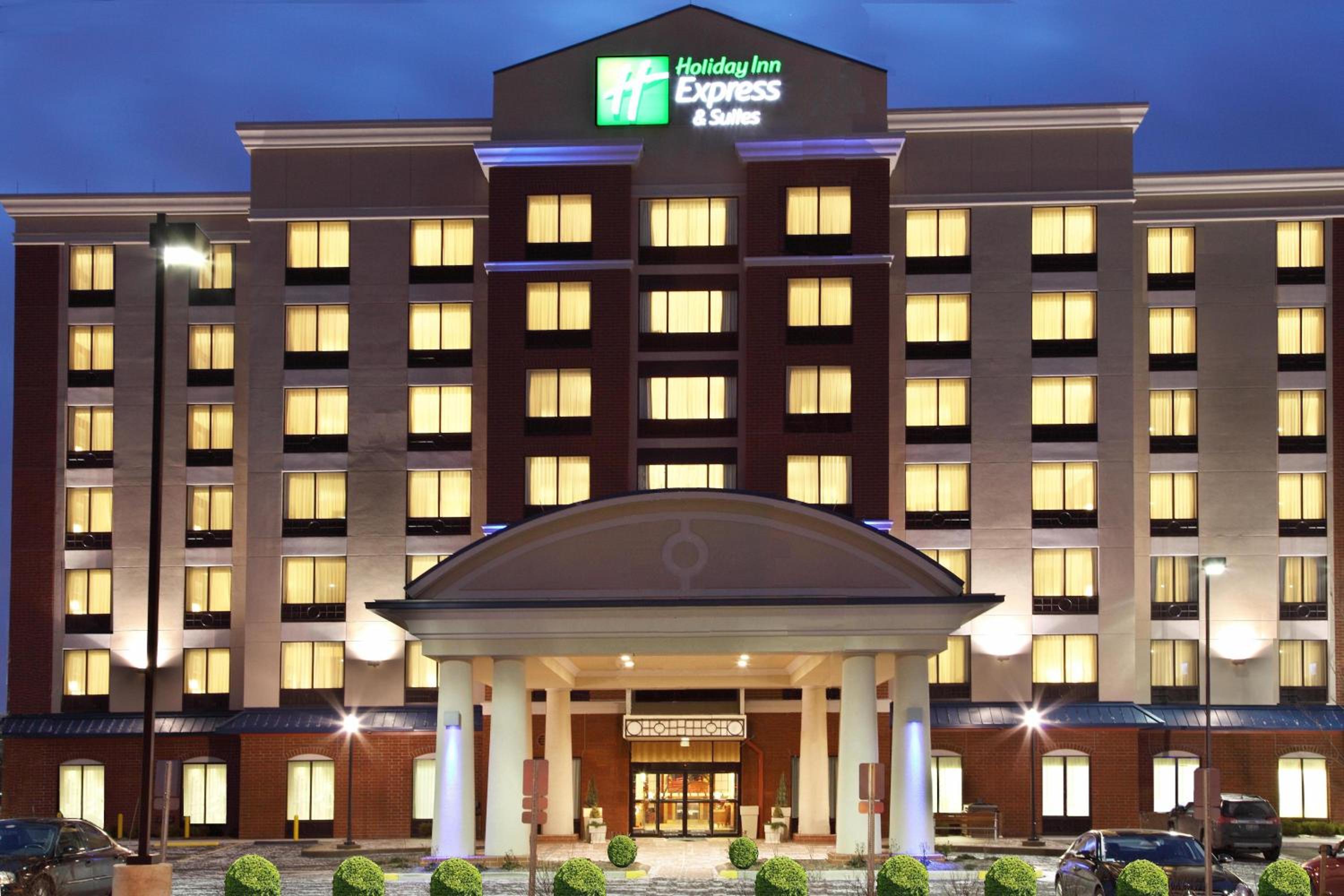 Hotel Holiday Inn Express Hotel & Suites Ohio State University- OSU Medical Center, an IHG Hotel - Image 1