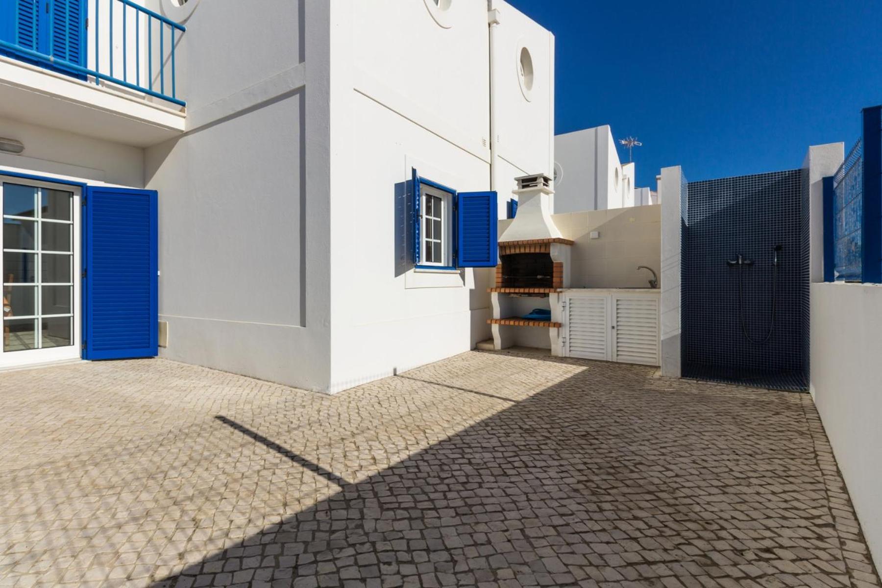 Blue Villa by ALGARVEMANTA view 2