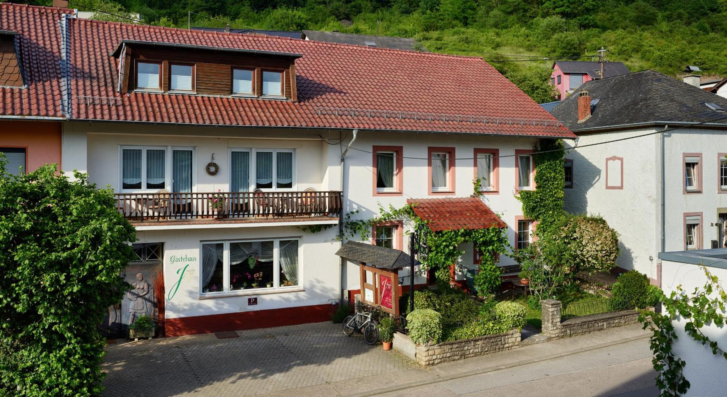 Johannishof Wein-Café & Gästehaus