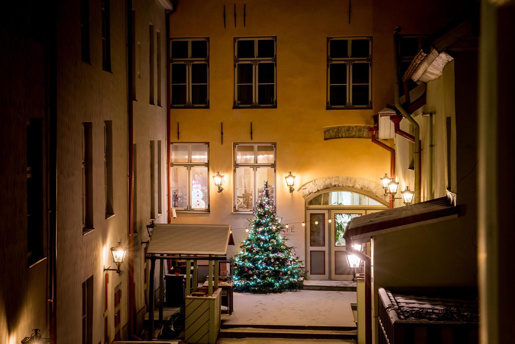 Tallinn Vacations - Meriton Old Town Garden Hotel - Property Image 37