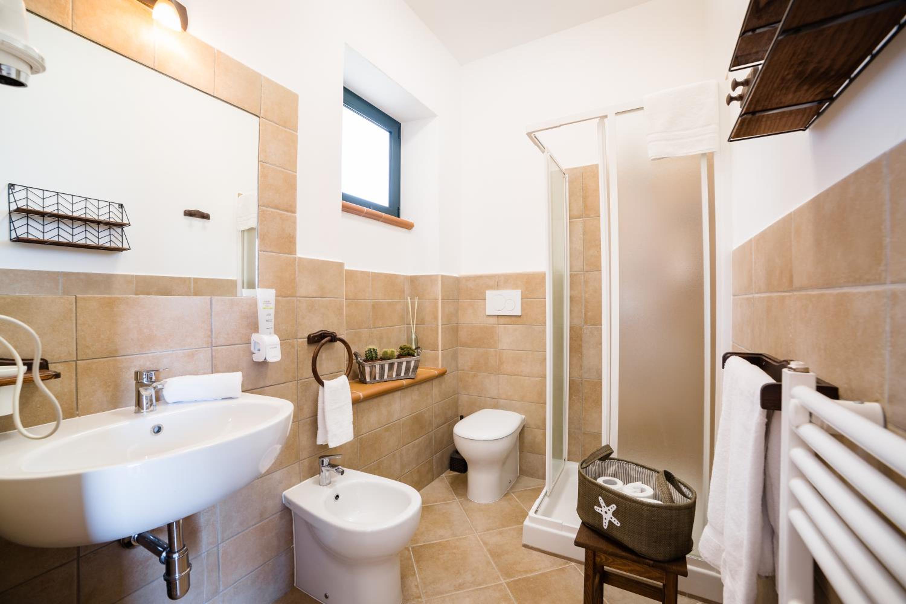 Oasi Caprolace en Sabaudia — bathroom