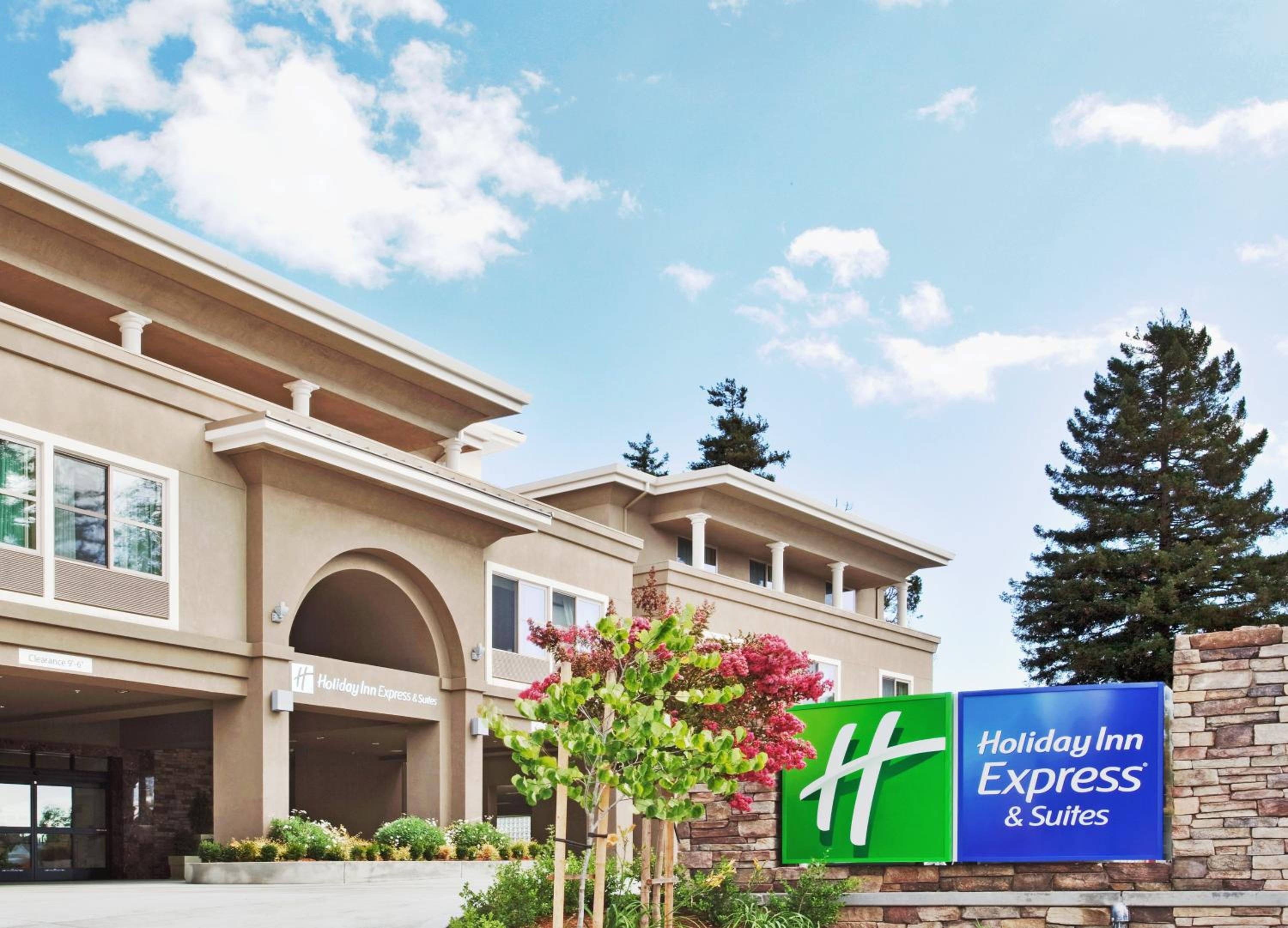 Hotel Holiday Inn Express & Suites Santa Cruz By Ihg