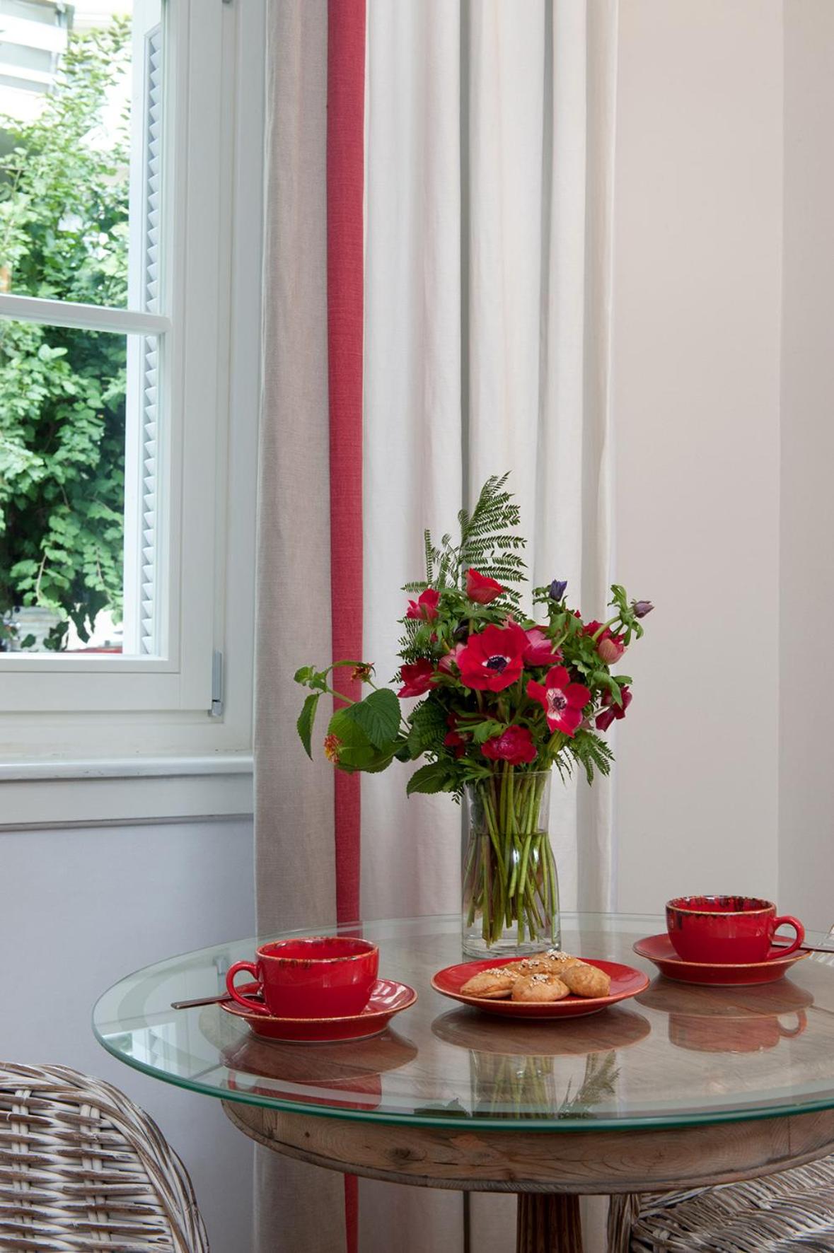 Acropolis TownHouseCo Suites