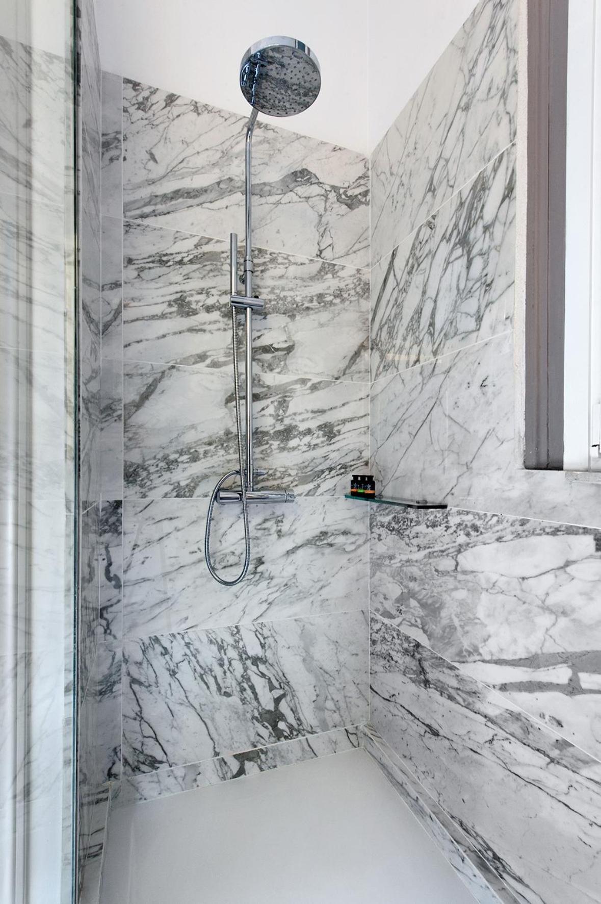 Acropolis TownHouseCo Suites
