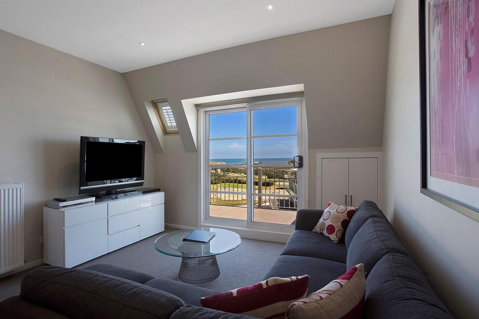 Warrnambool Vacations - Deep Blue Hotel  Hot Springs - Property Image 10