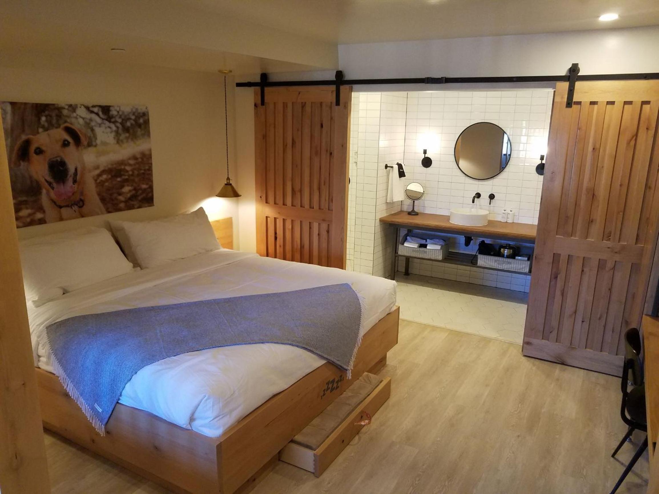 Kanab Vacations - Best Friends Roadhouse and Mercantile - Property Image 23