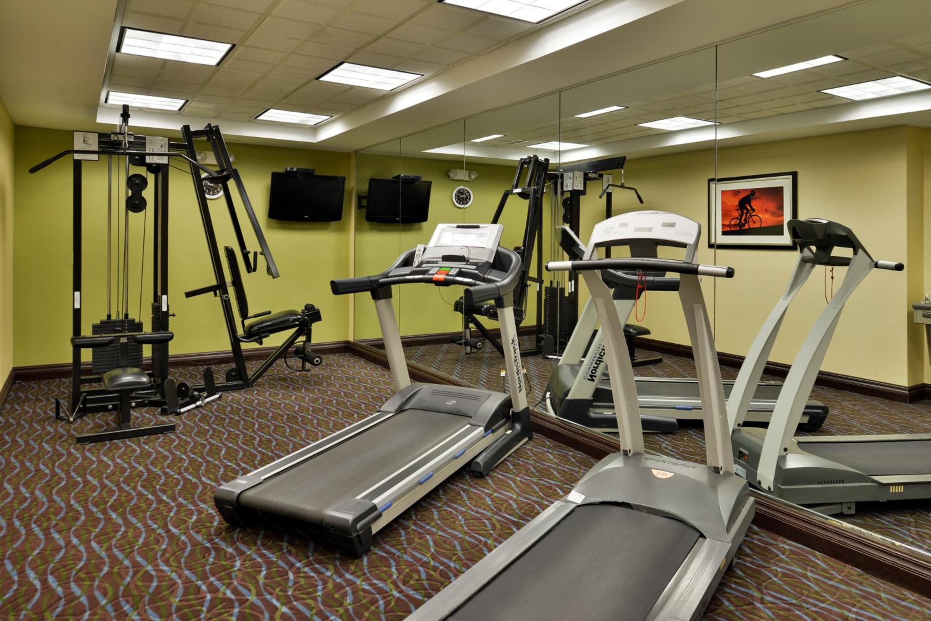 Holiday Inn Express Hotel & Suites Charlotte by IHG view 5