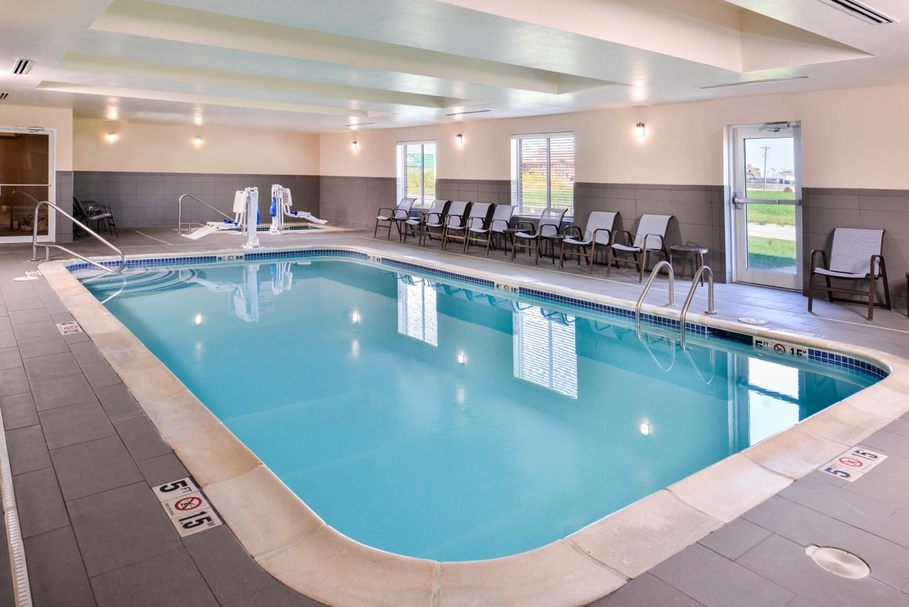 New York City Vacations - Holiday Inn Express Hotel  Suites York, an IHG Hotel - Property Image 8