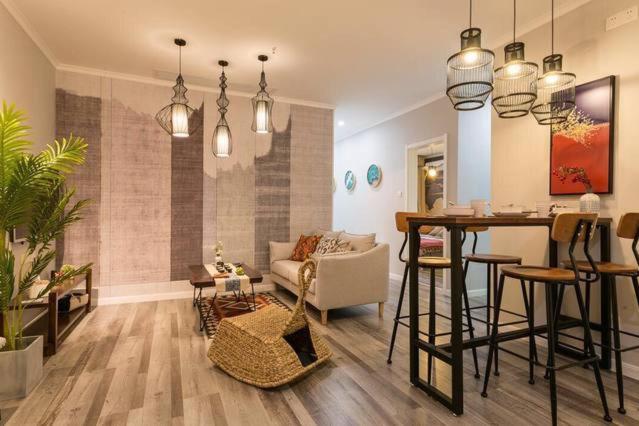 Wuhan Wuchang·Happy Valley· Locals Apartment 00121930 view 2
