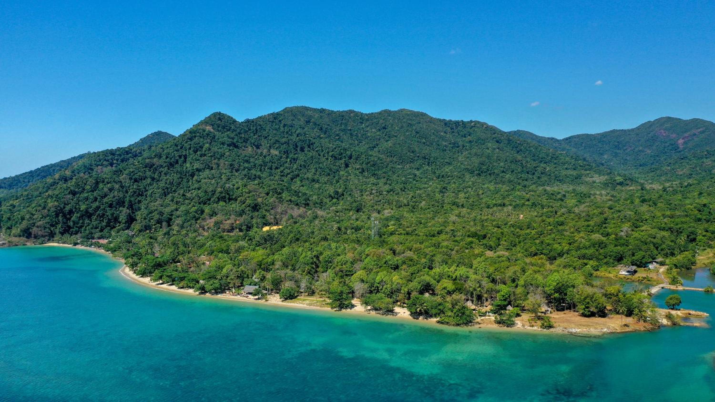 The Tropical Beach Resort