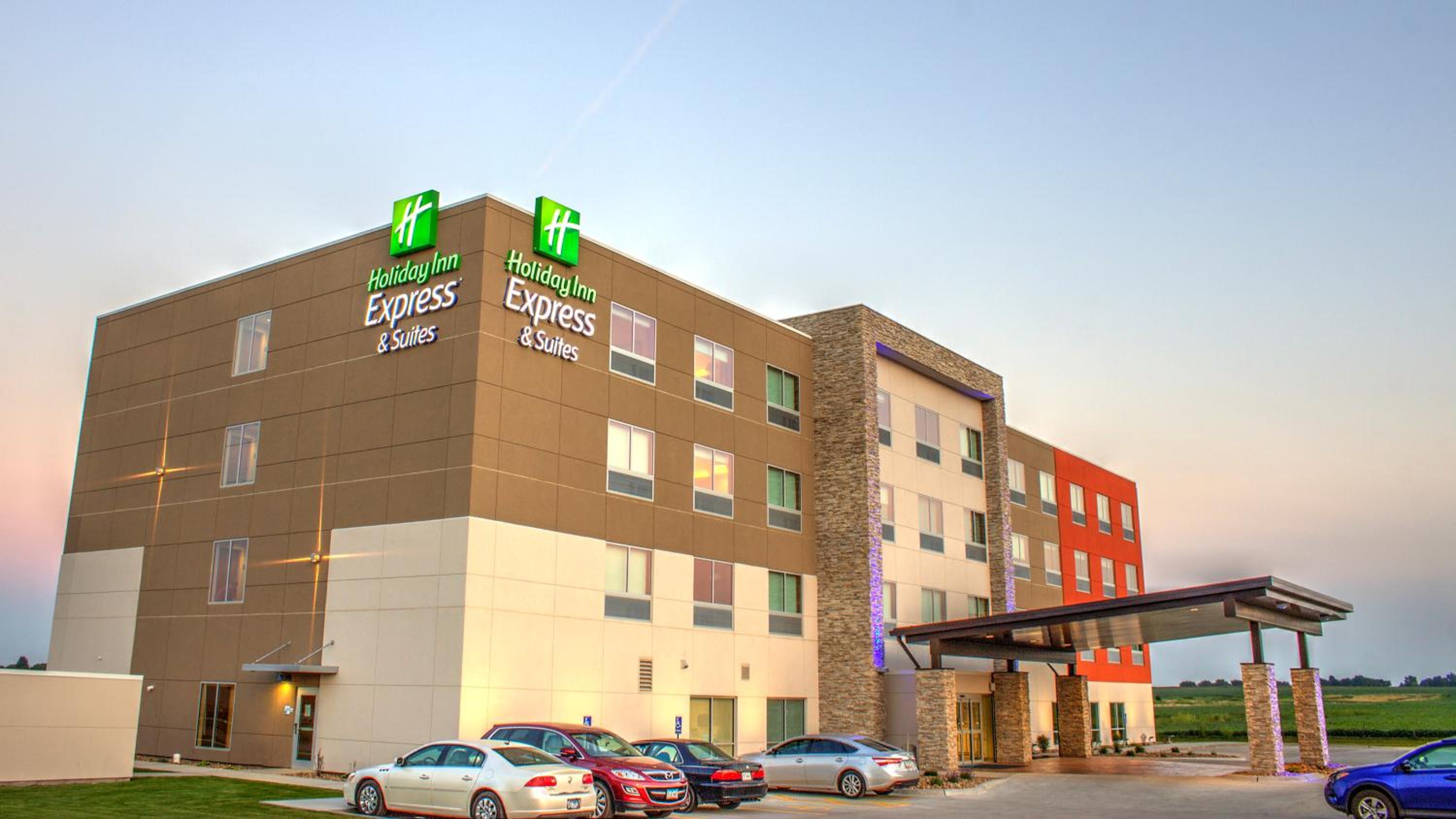 Hotel Holiday Inn Express Spencer, an IHG Hotel - Image 1
