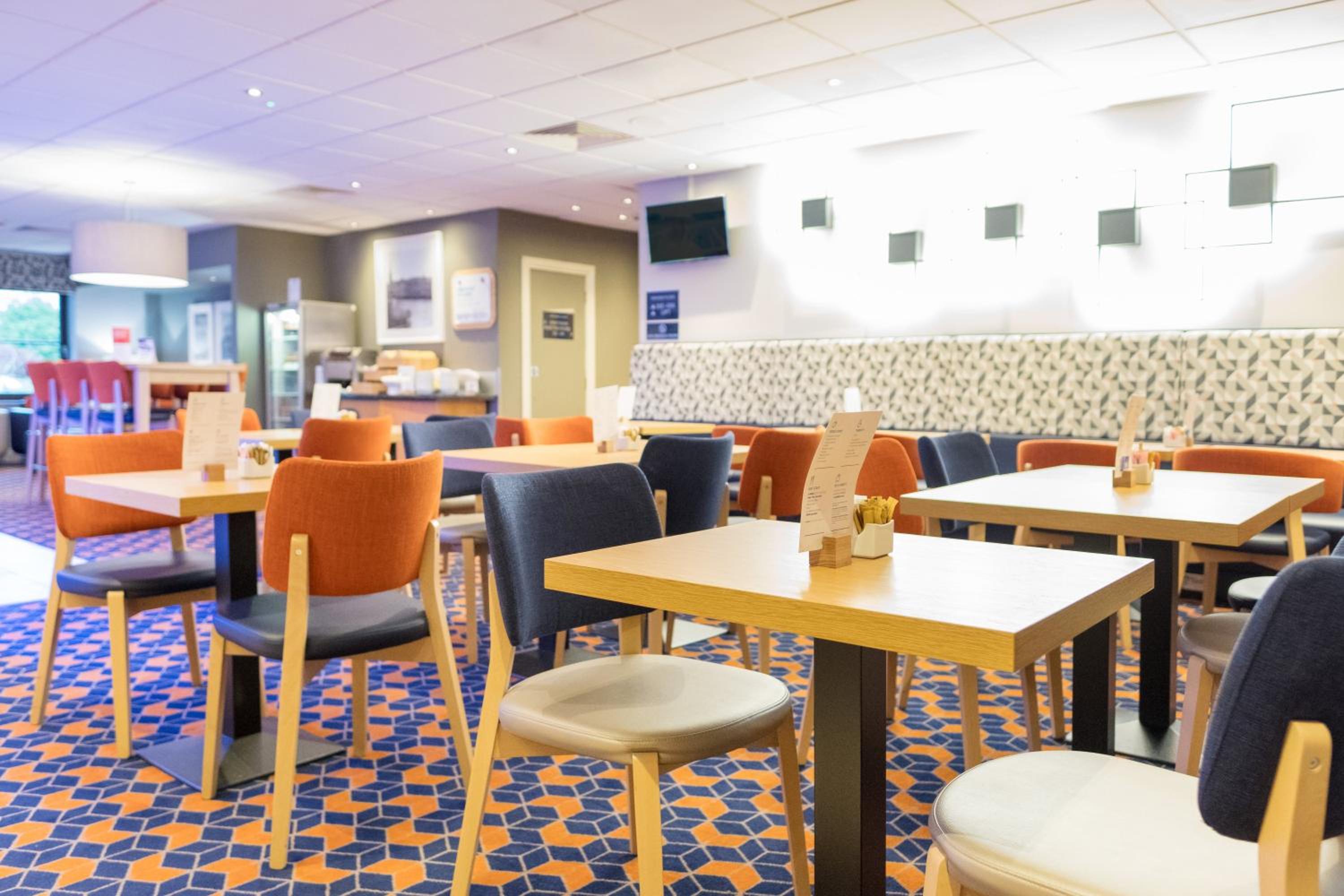Perth Vacations - Holiday Inn Express Perth, an IHG Hotel - Property Image 9