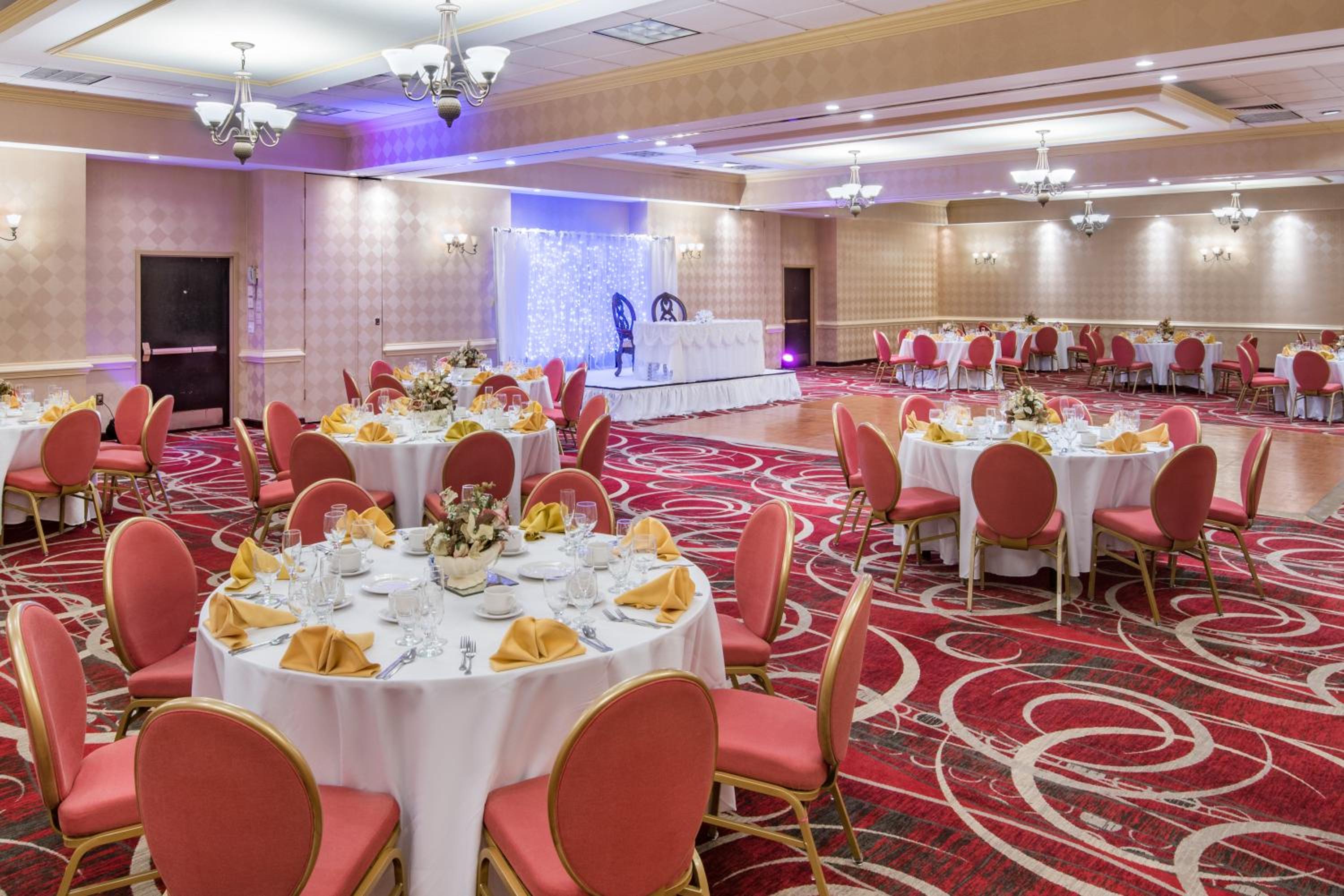 Crowne Plaza Newark Airport by IHG