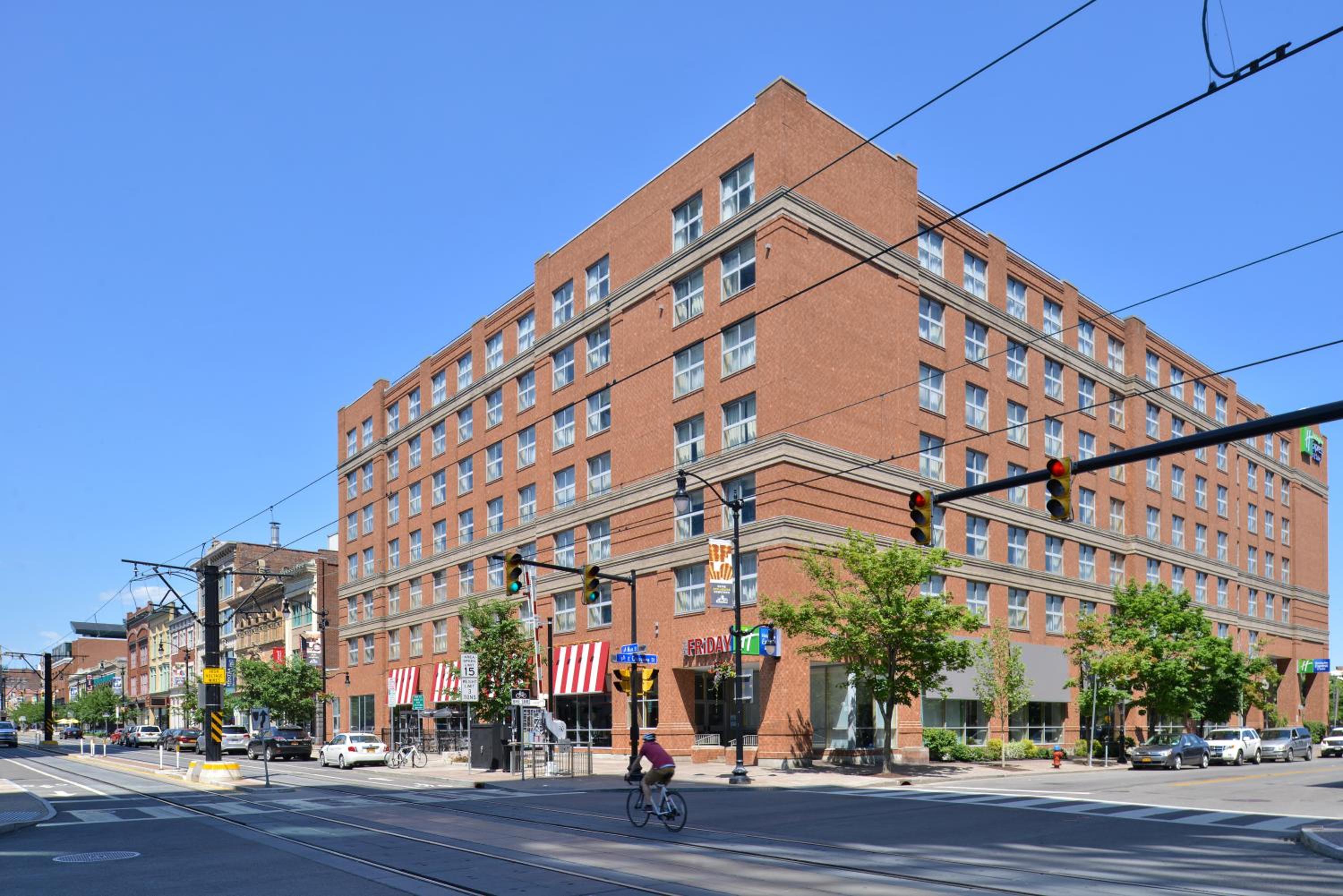 Buffalo Vacations - Holiday Inn Express  Suites Buffalo Downtown, an IHG Hotel - Property Image 4