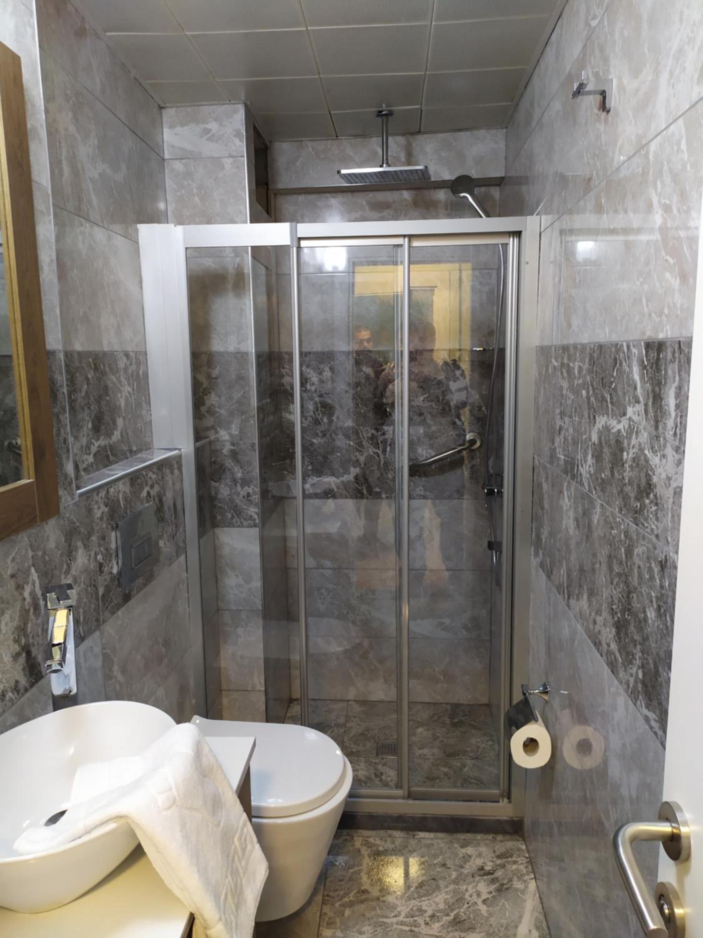 The Wolf Otel - Image 28