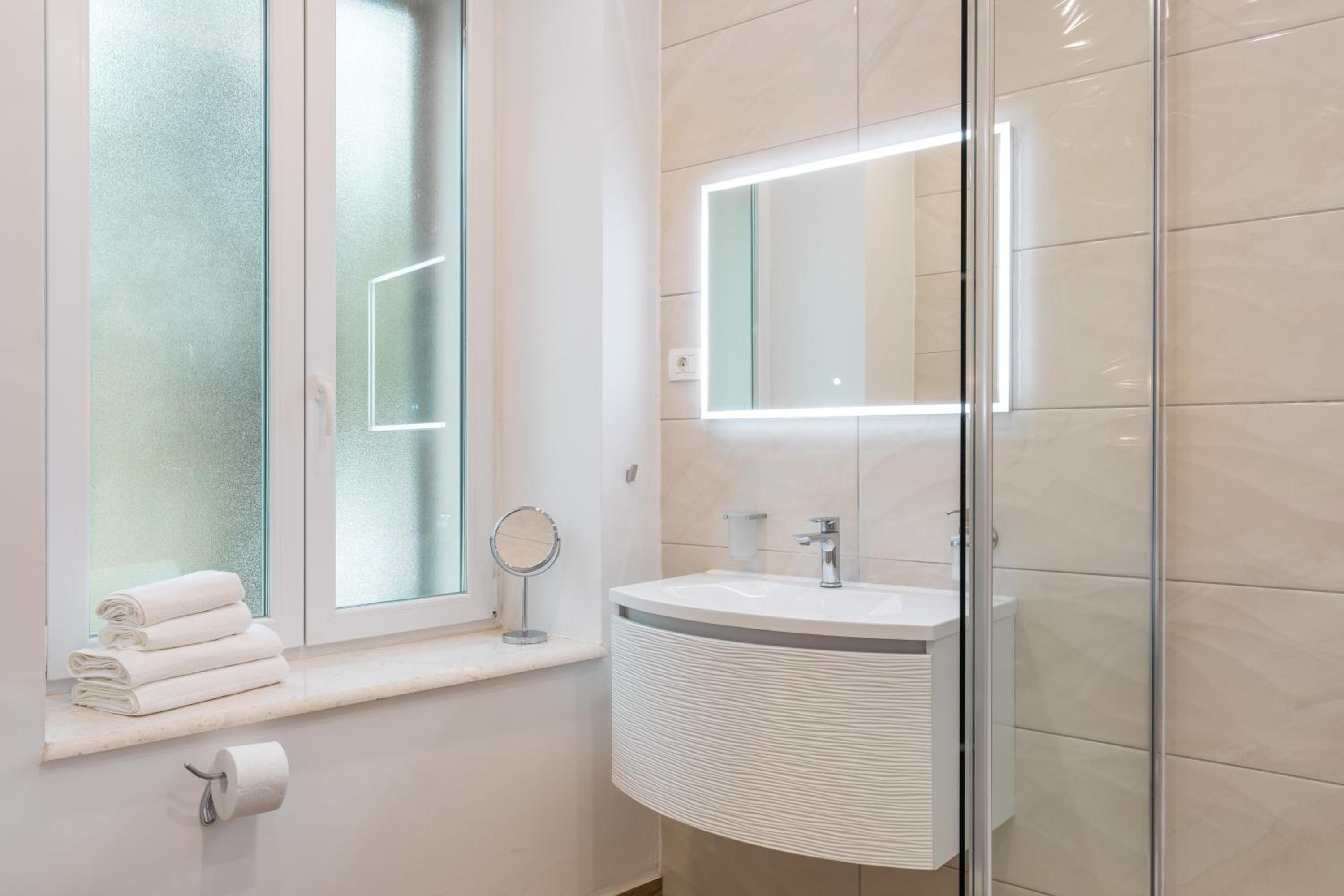 Pellegrini Luxury Rooms photo 47 of 76