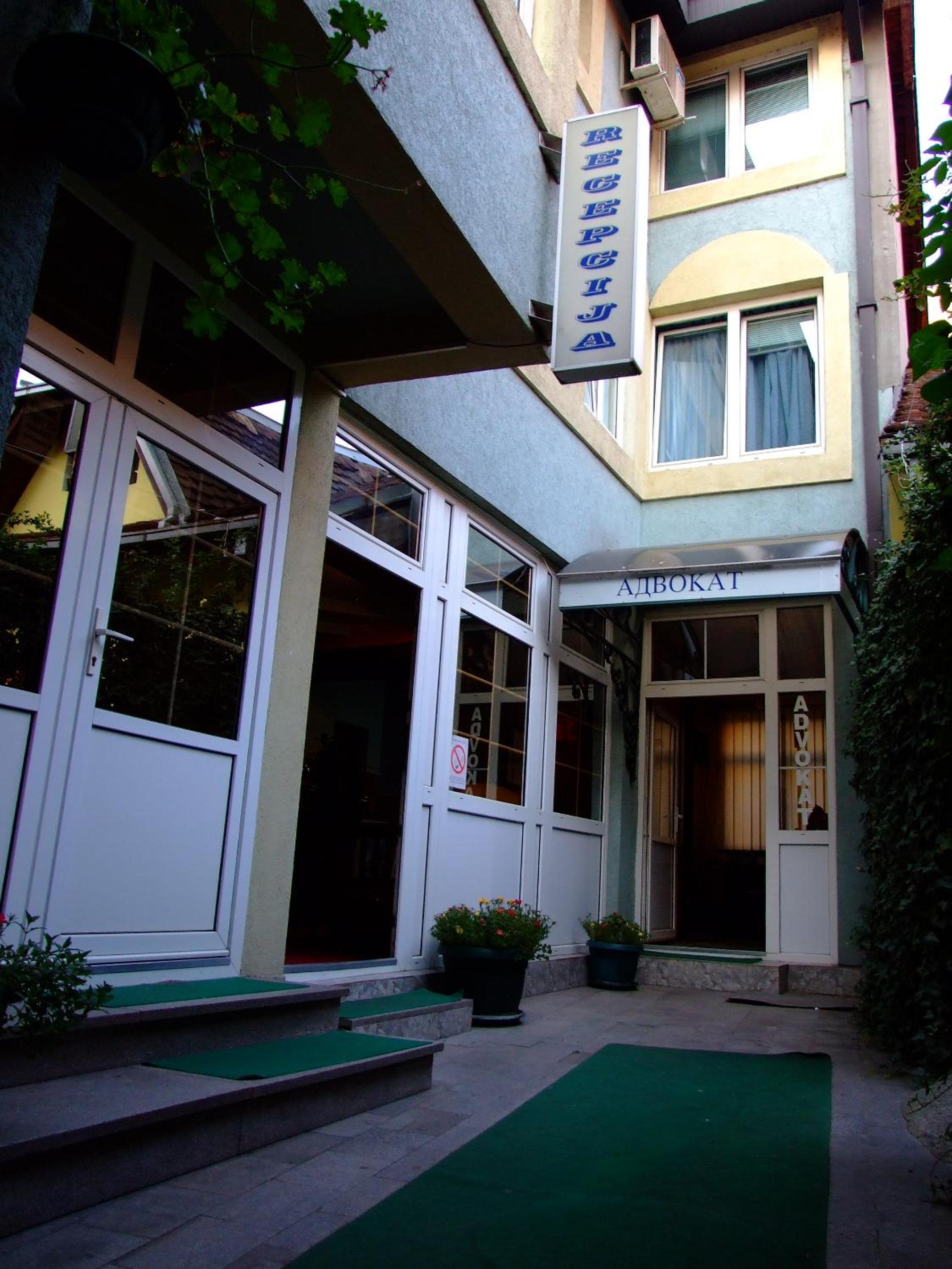 Photo 6
