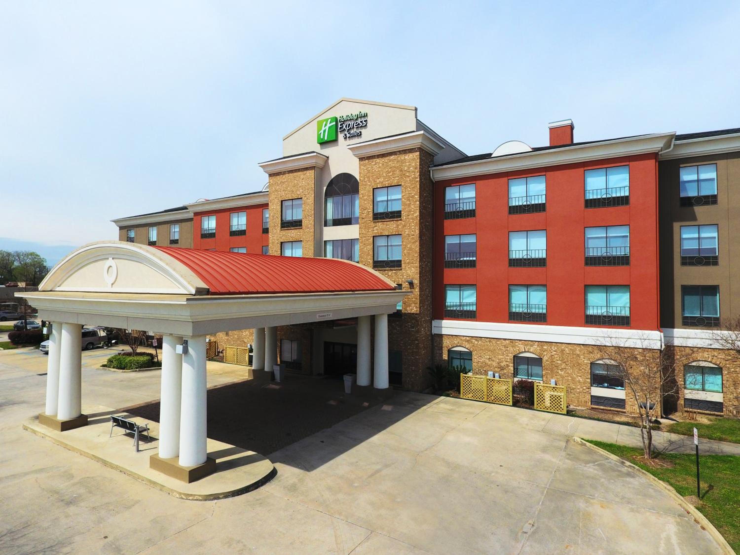 Hotel Holiday Inn Express Hotel & Suites Baton Rouge -Port Allen, an IHG Hotel - Image 1