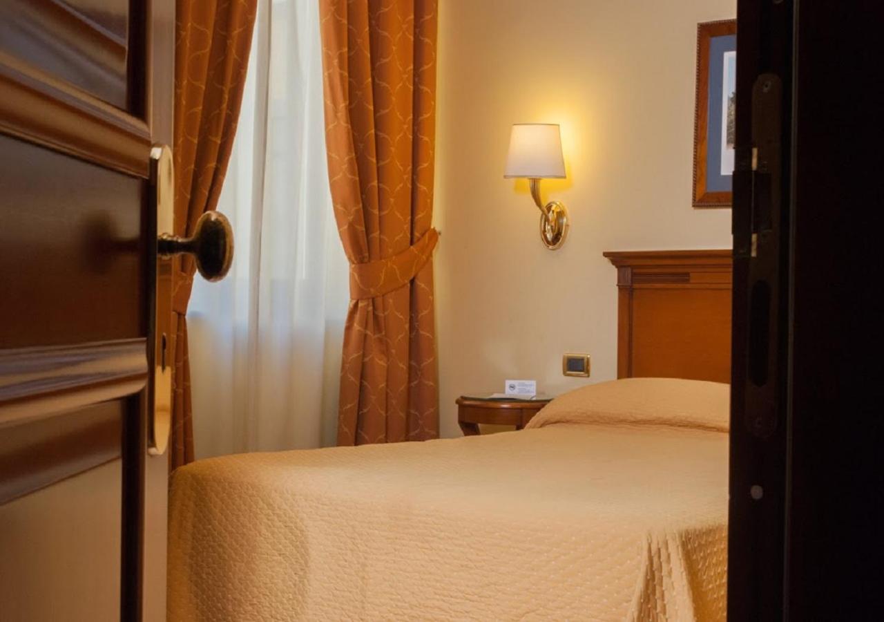 Le Cheminée Business Hotel Napoli-1