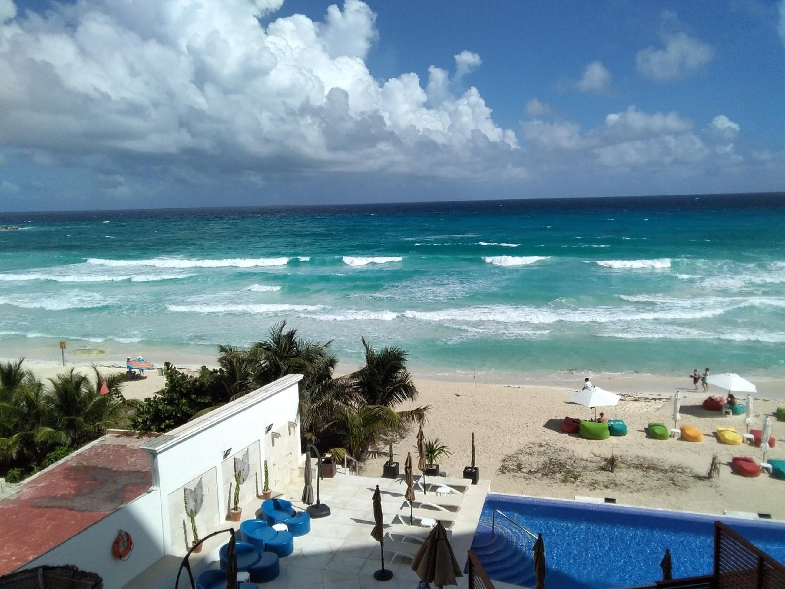 GIRASOL CONDO CANCUN BEAcH